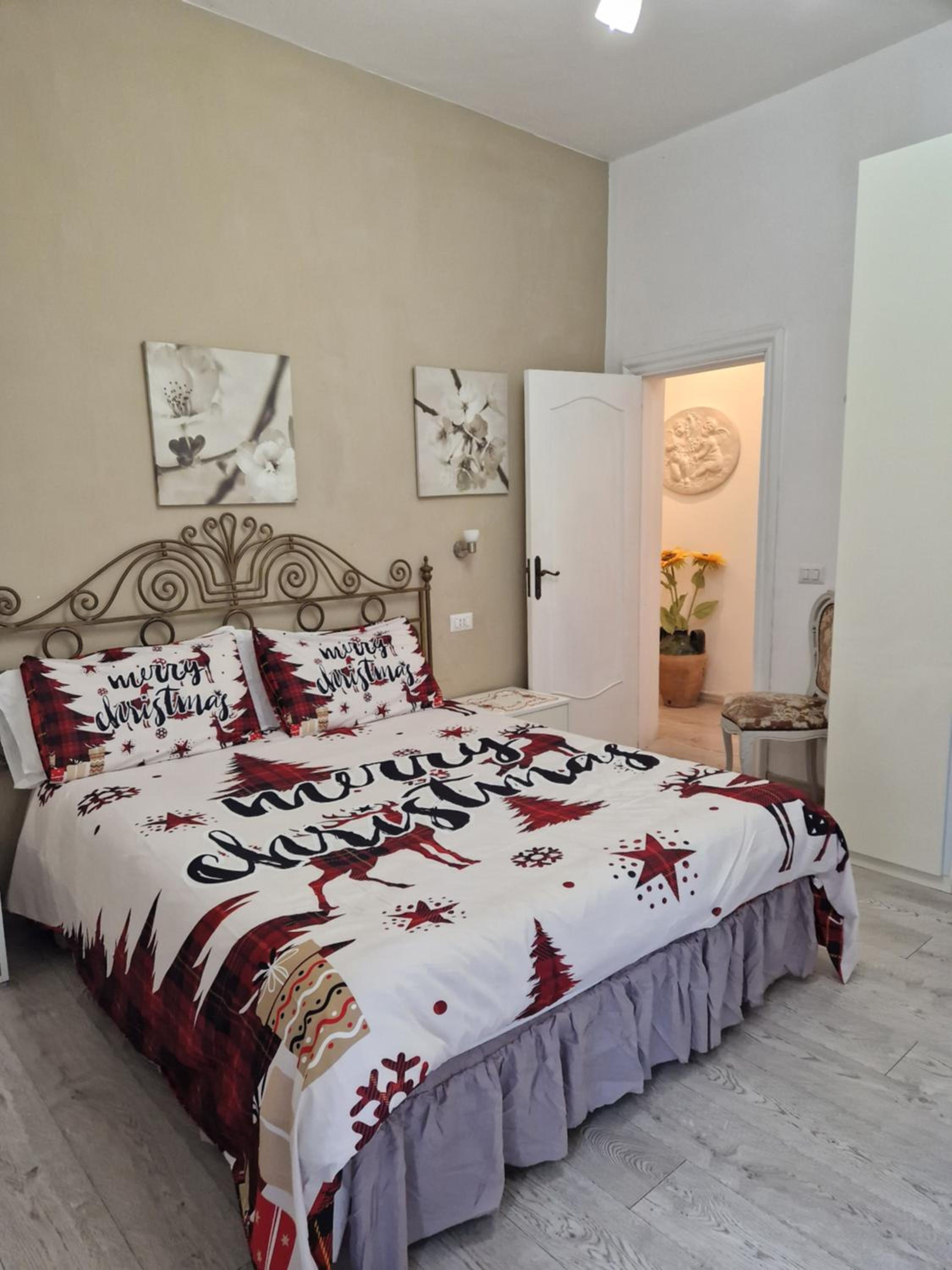 Deluxe Family Room - Photo 13
