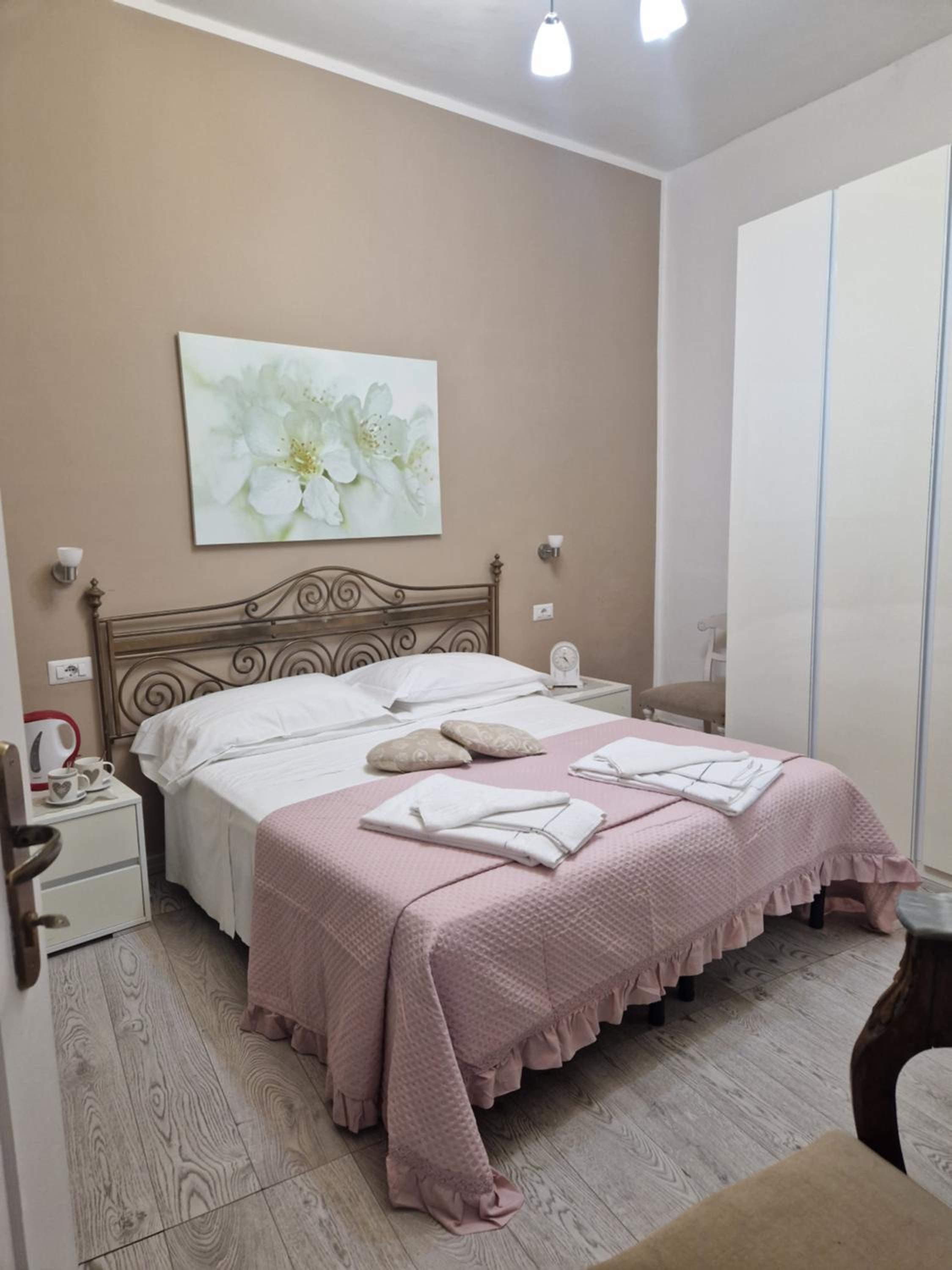 Deluxe Room - Photo 26