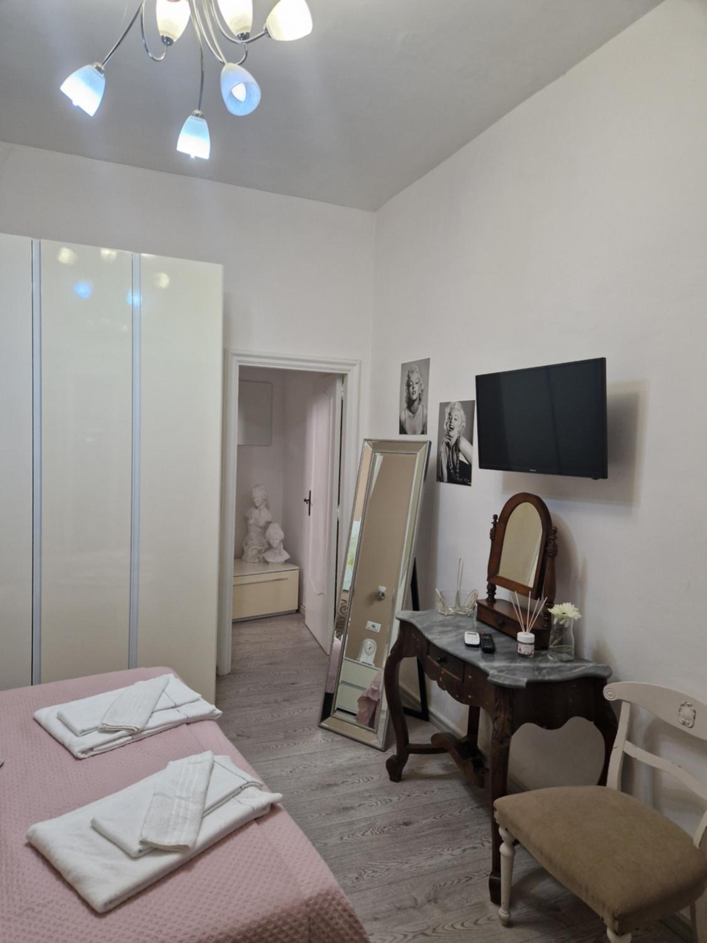Deluxe Room - Photo 3