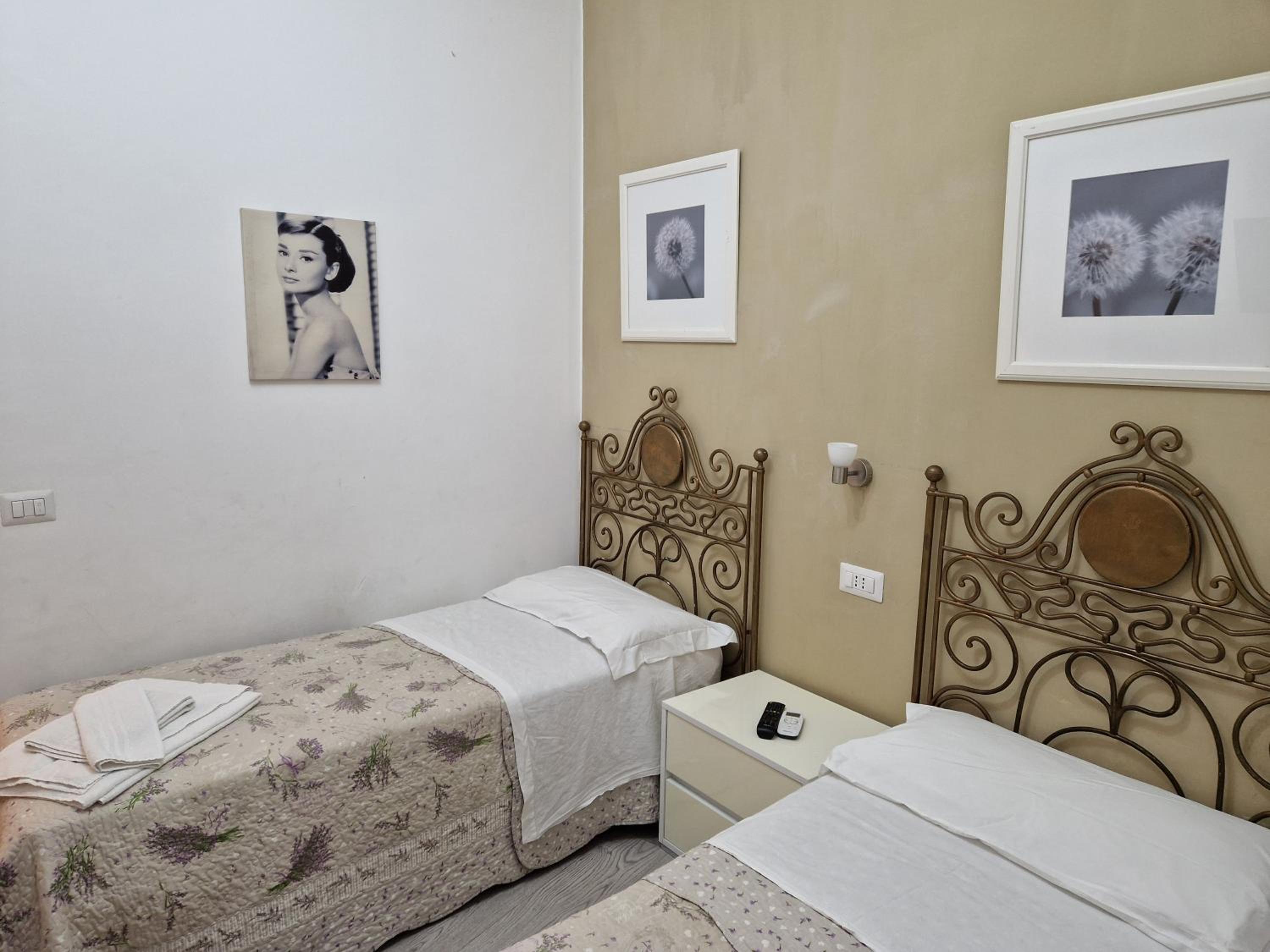 Deluxe Family Room - Photo 9