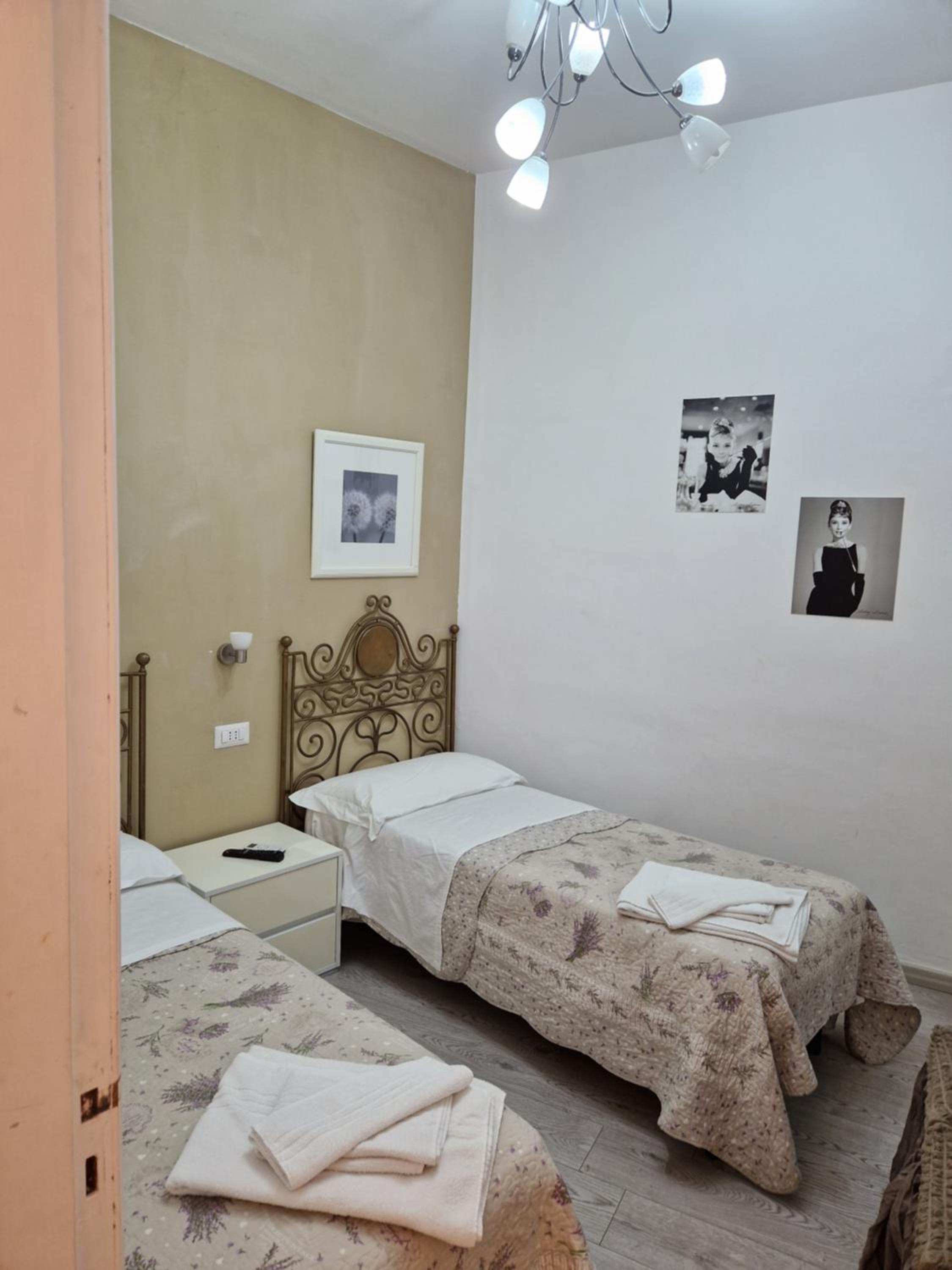 Deluxe Family Room - Photo 7