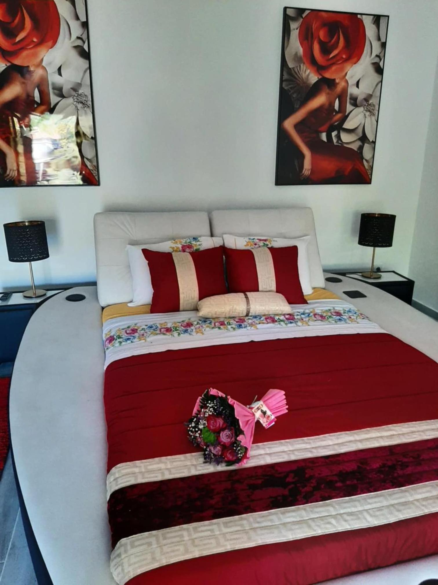 One-Bedroom Apartment with Terrace photo 1
