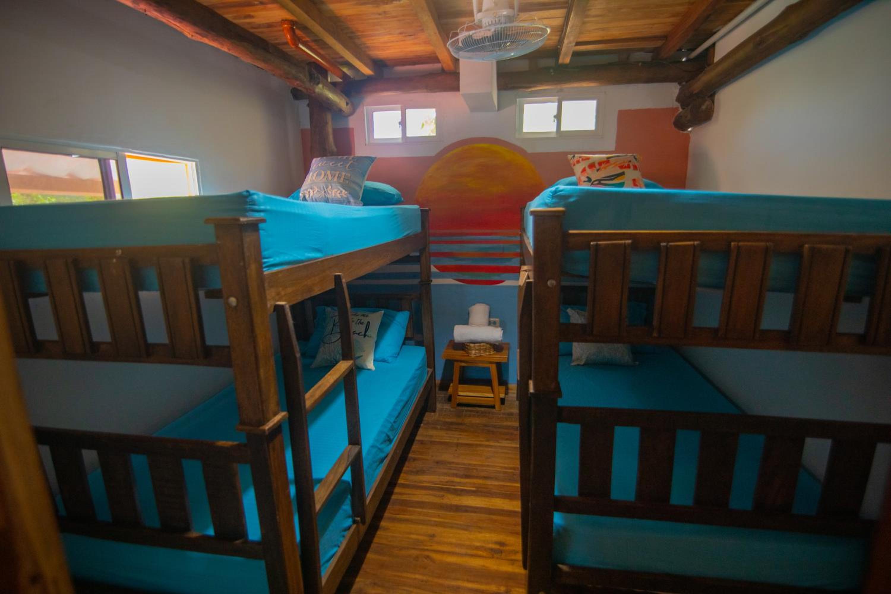 Economy Quadruple Room photo 2