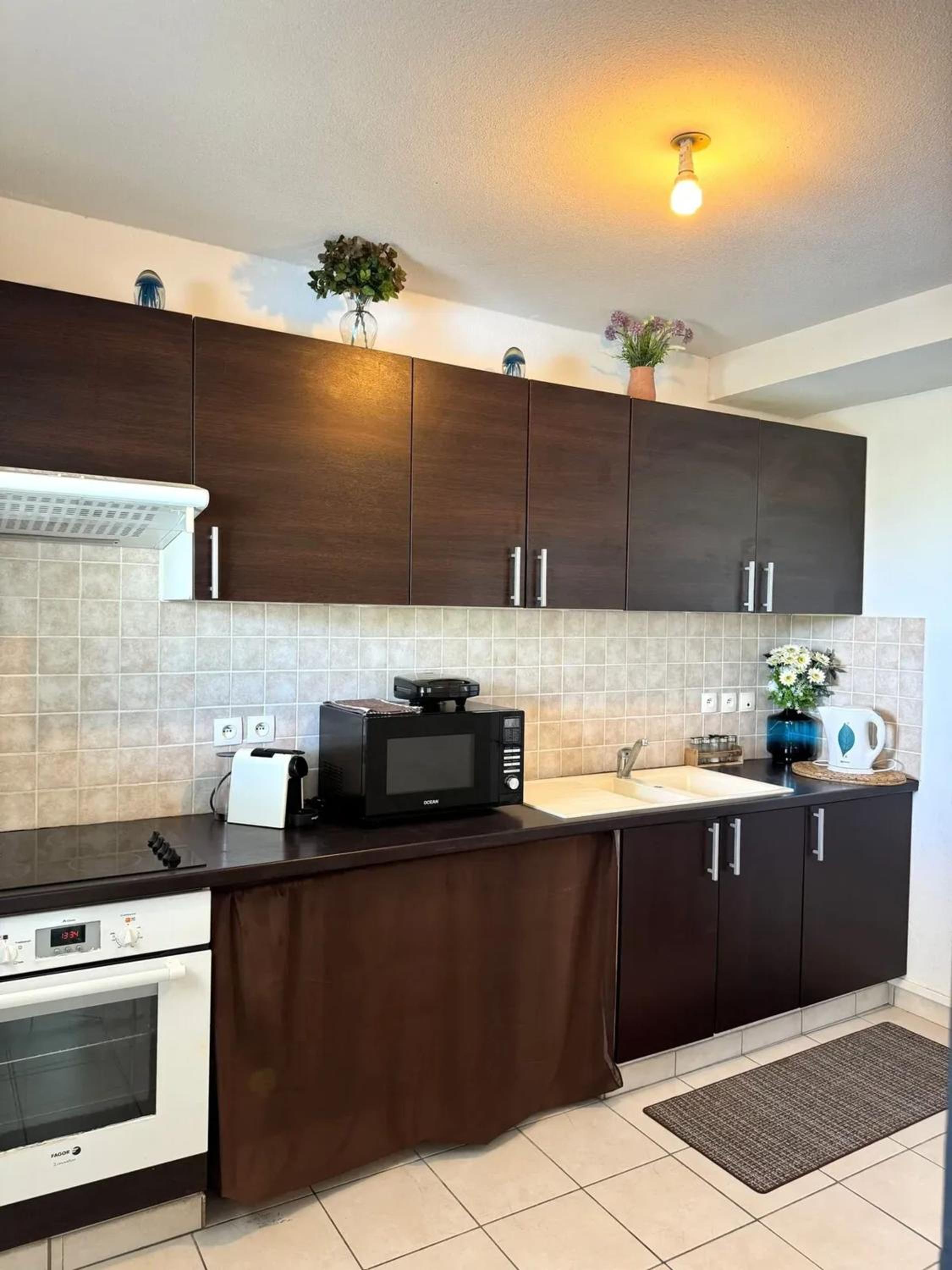 Three-Bedroom Apartment photo 1