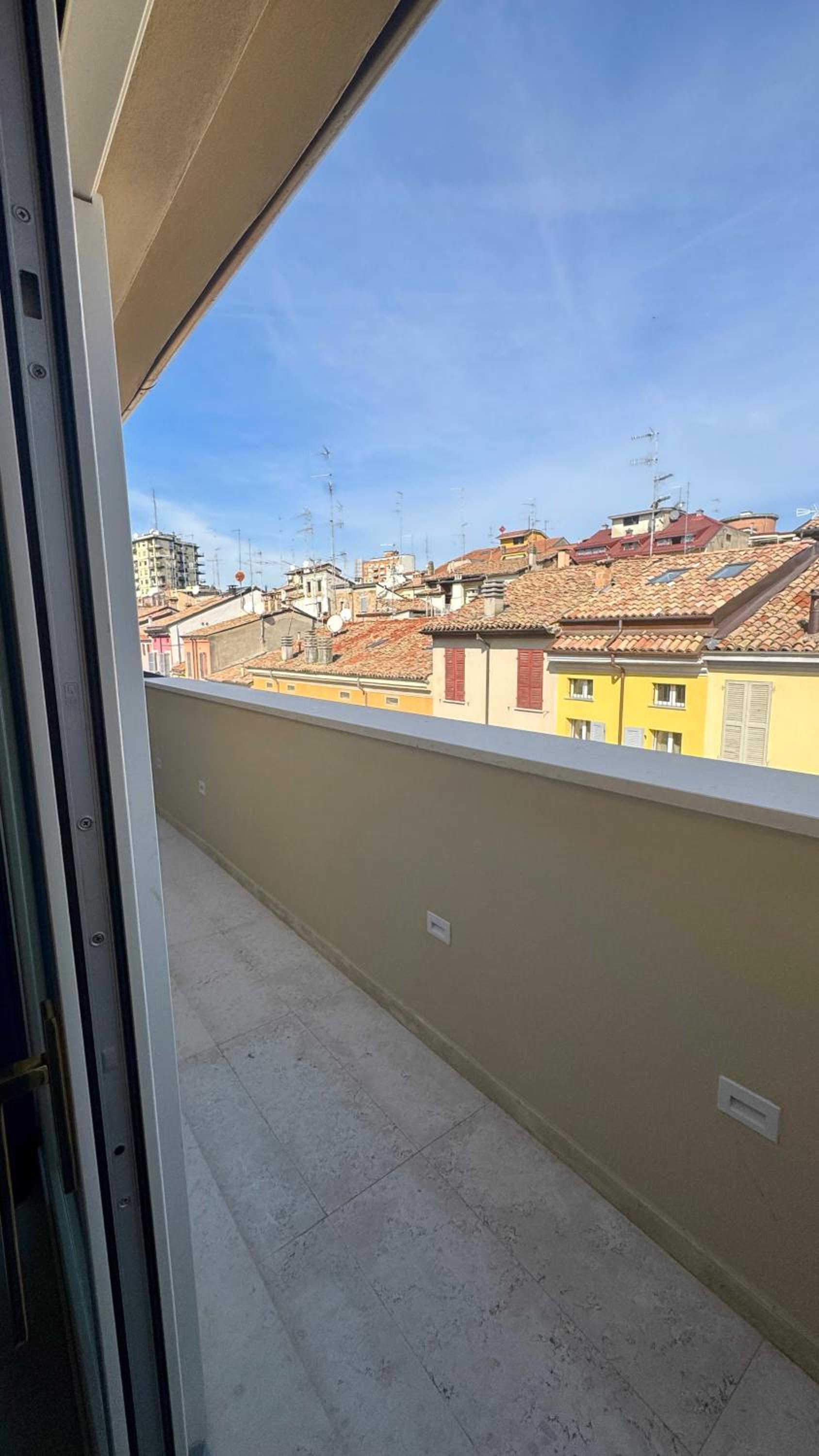Two-Bedroom Deluxe Apartment with Balcony photo 2
