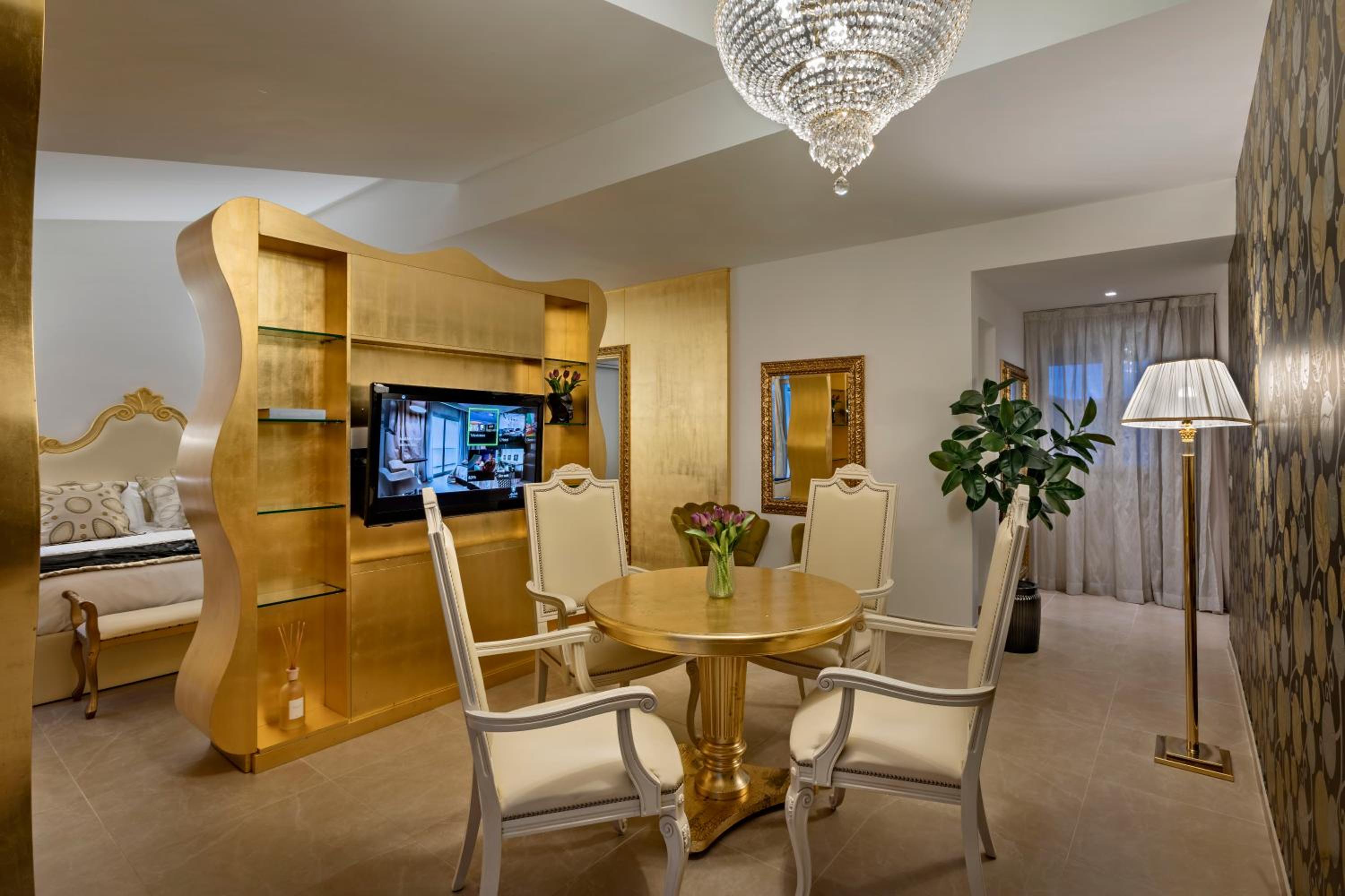 Presidential Suite photo 1