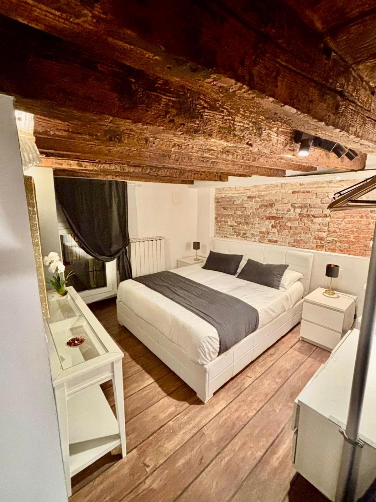 Apartment - Split Level photo 1