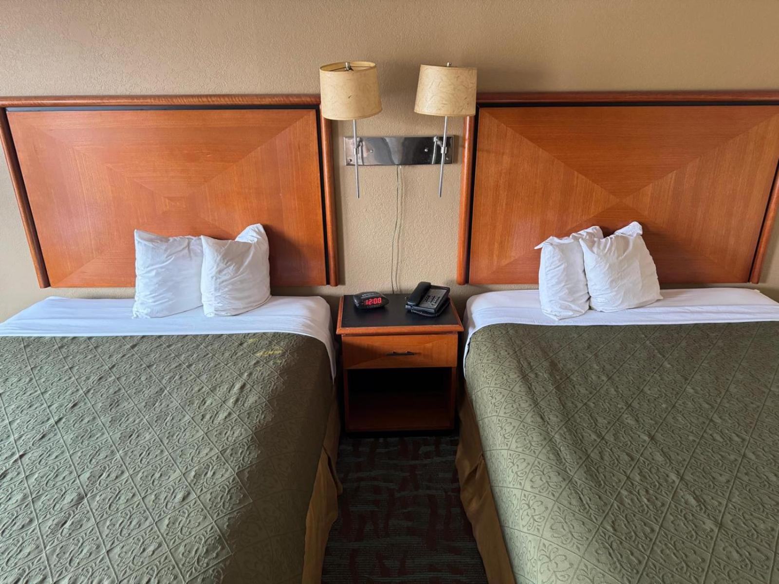 2 Queen Bed - Photo 4