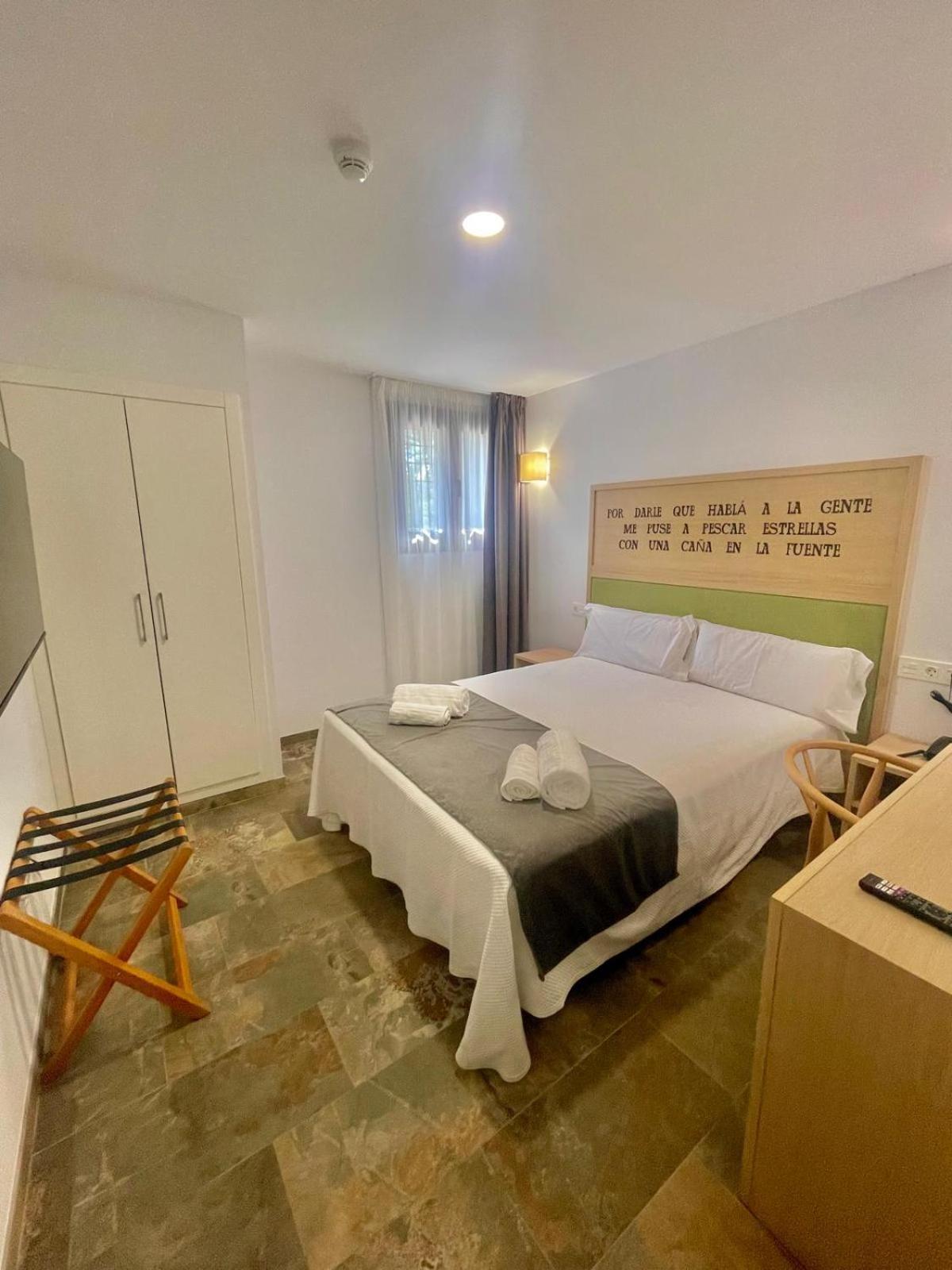 Habitación Doble Estándar con Vista a la Montaña
