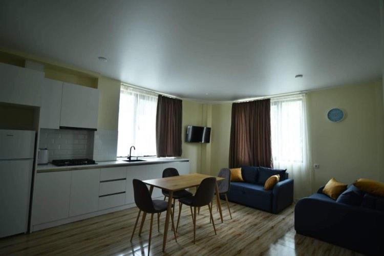 Apartment With Mountain View photo 2