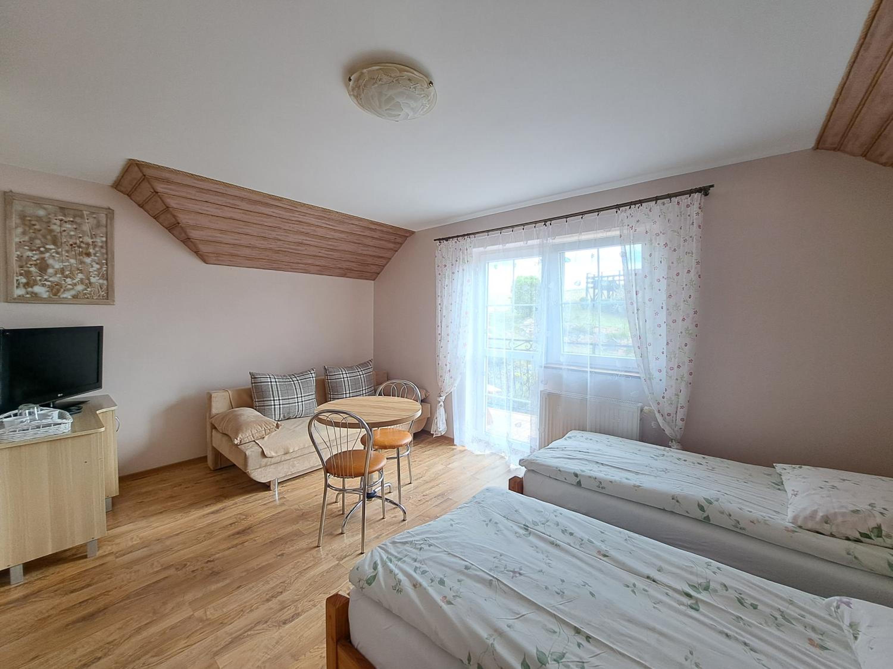 Twin Room with Balcony photo 3