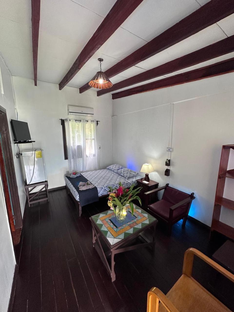 Family Room with Private Bathroom photo 1