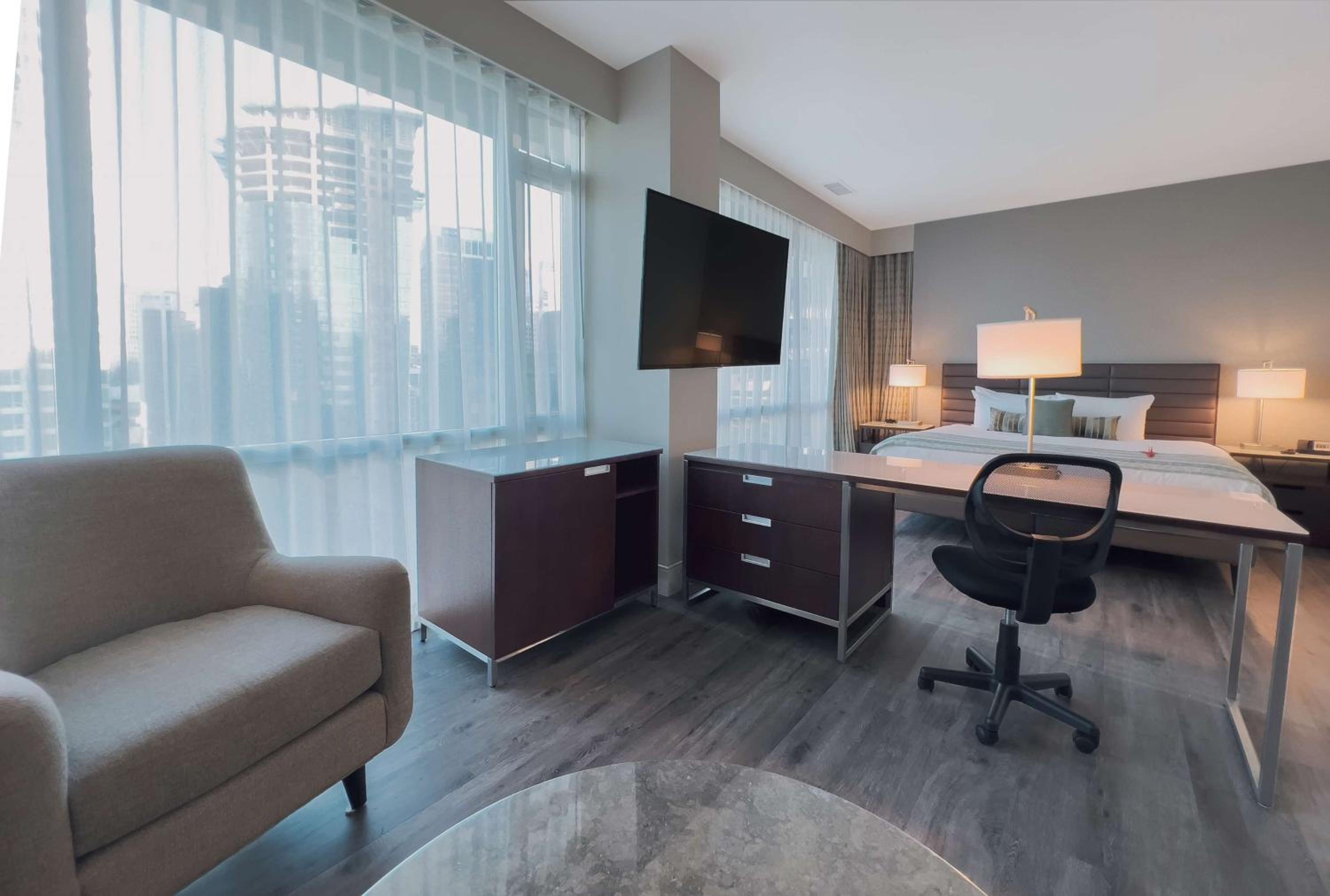Coast Premium King Room with View photo 3