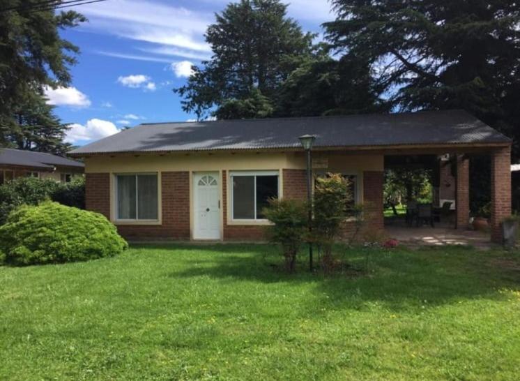 Three-Bedroom House photo 2