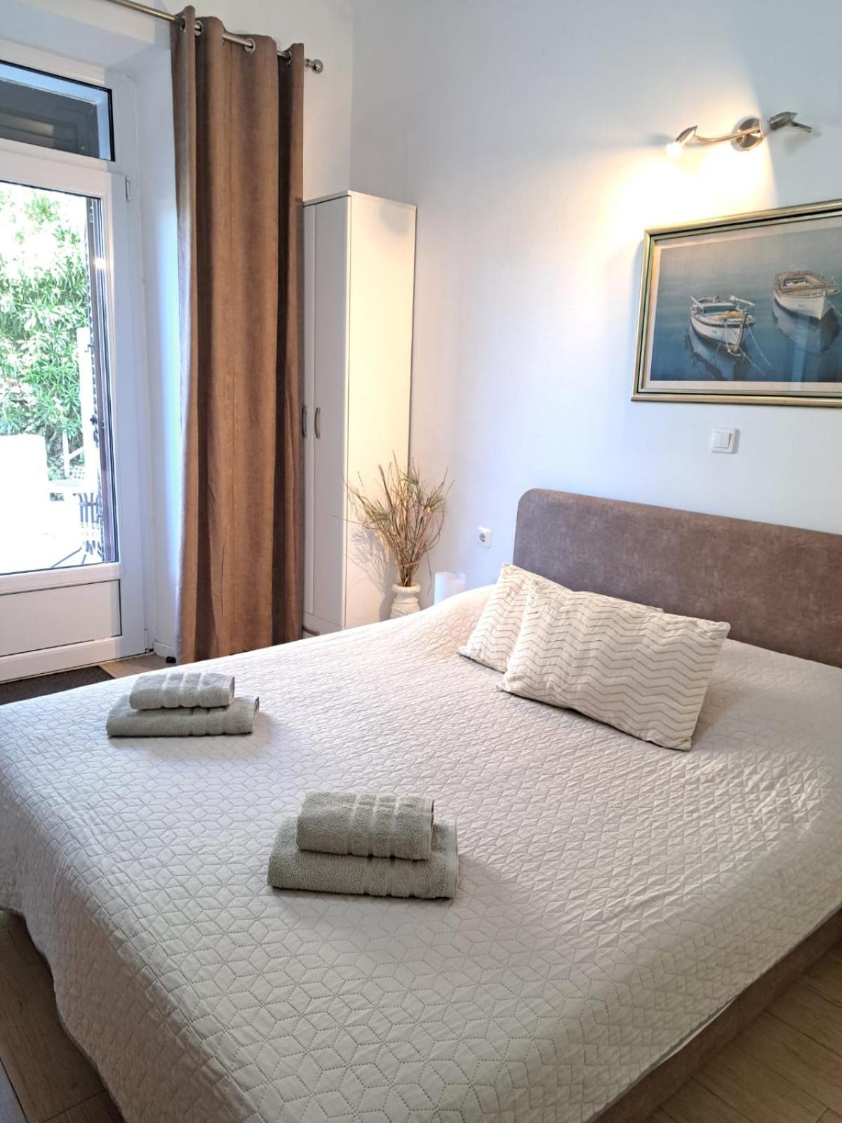 Studio with Shared Terrace (A1)
