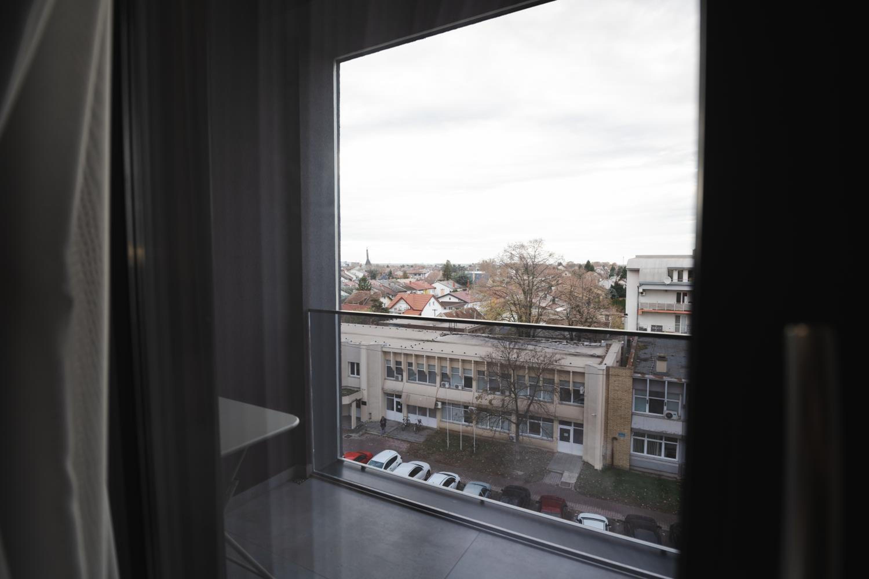 Apartment photo 2