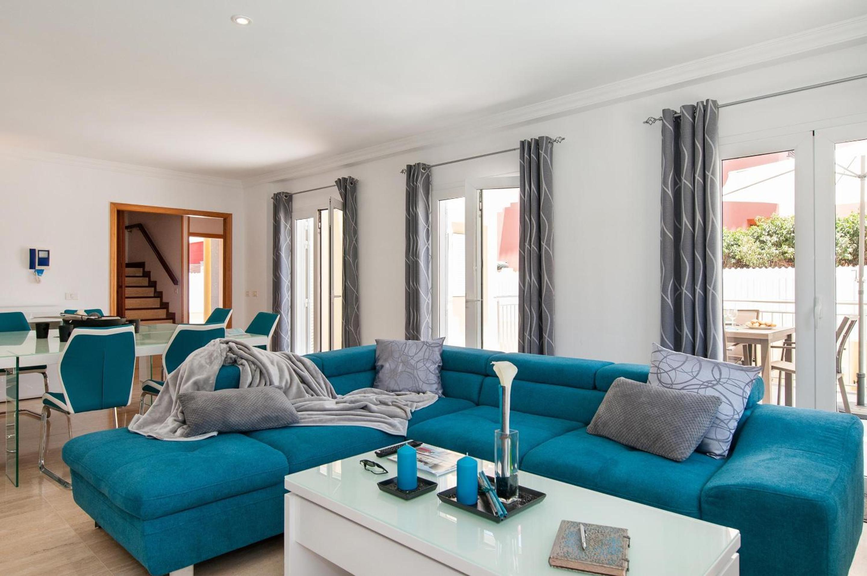 Villa de Cuatro Habitaciones con Piscina Privada