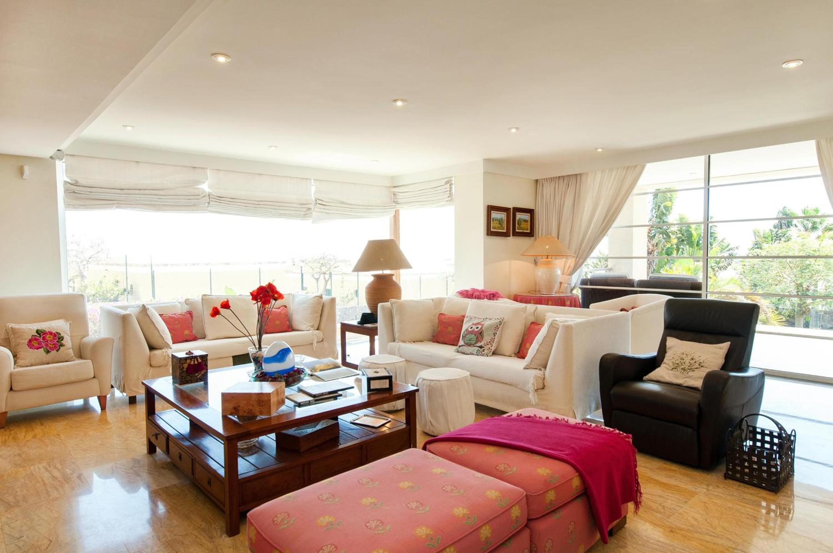 Villa de Seis Habitaciones con Piscina Privada