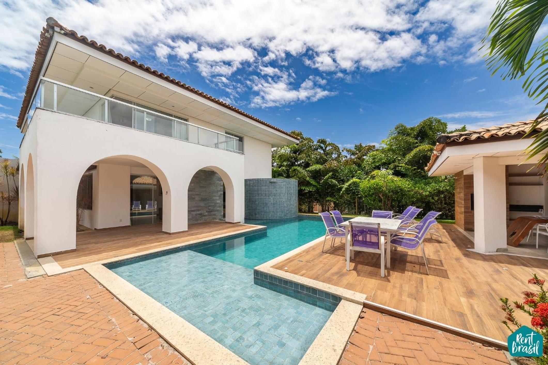 Five-Bedroom House photo 2