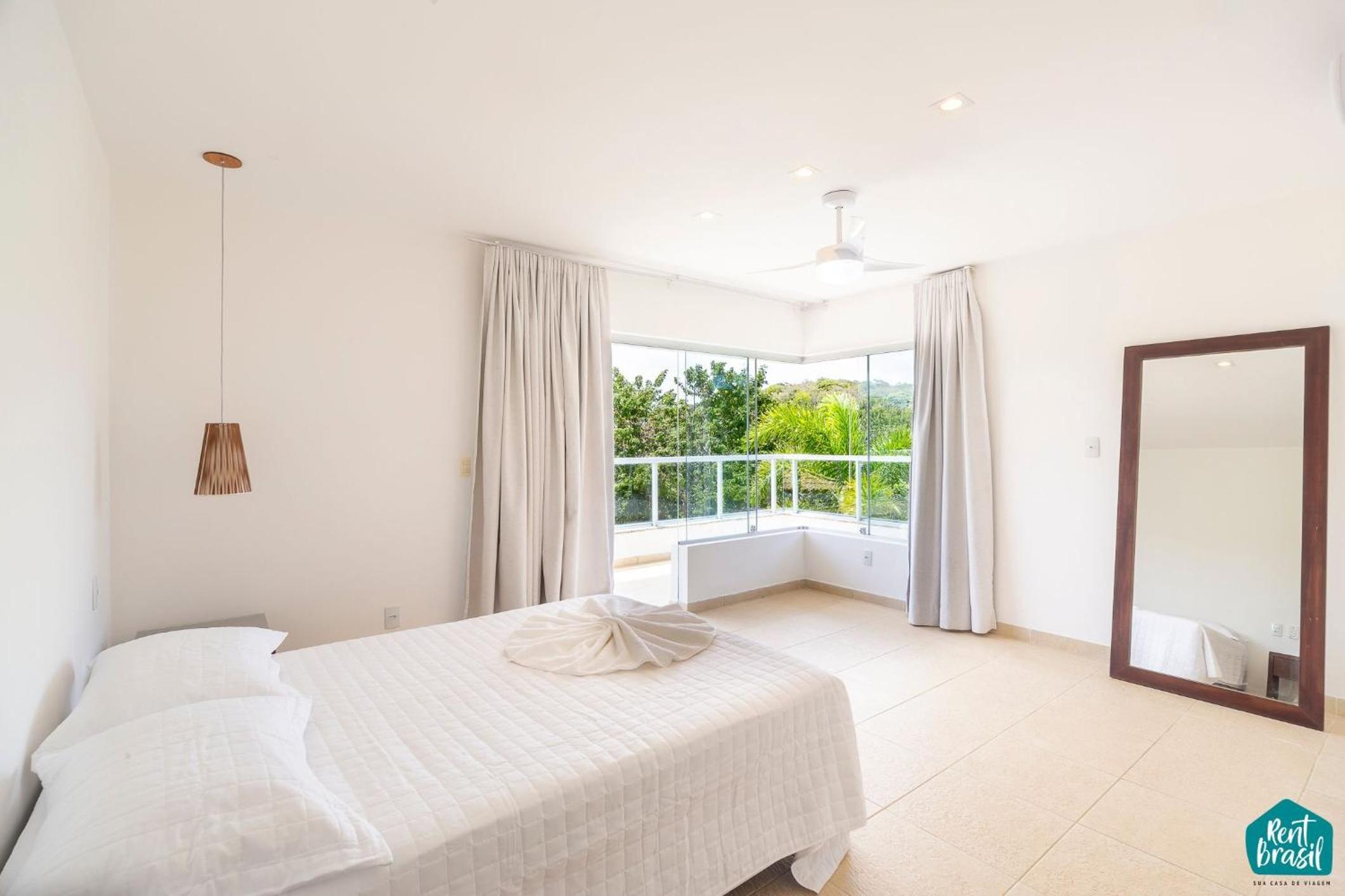 Five-Bedroom House photo 1