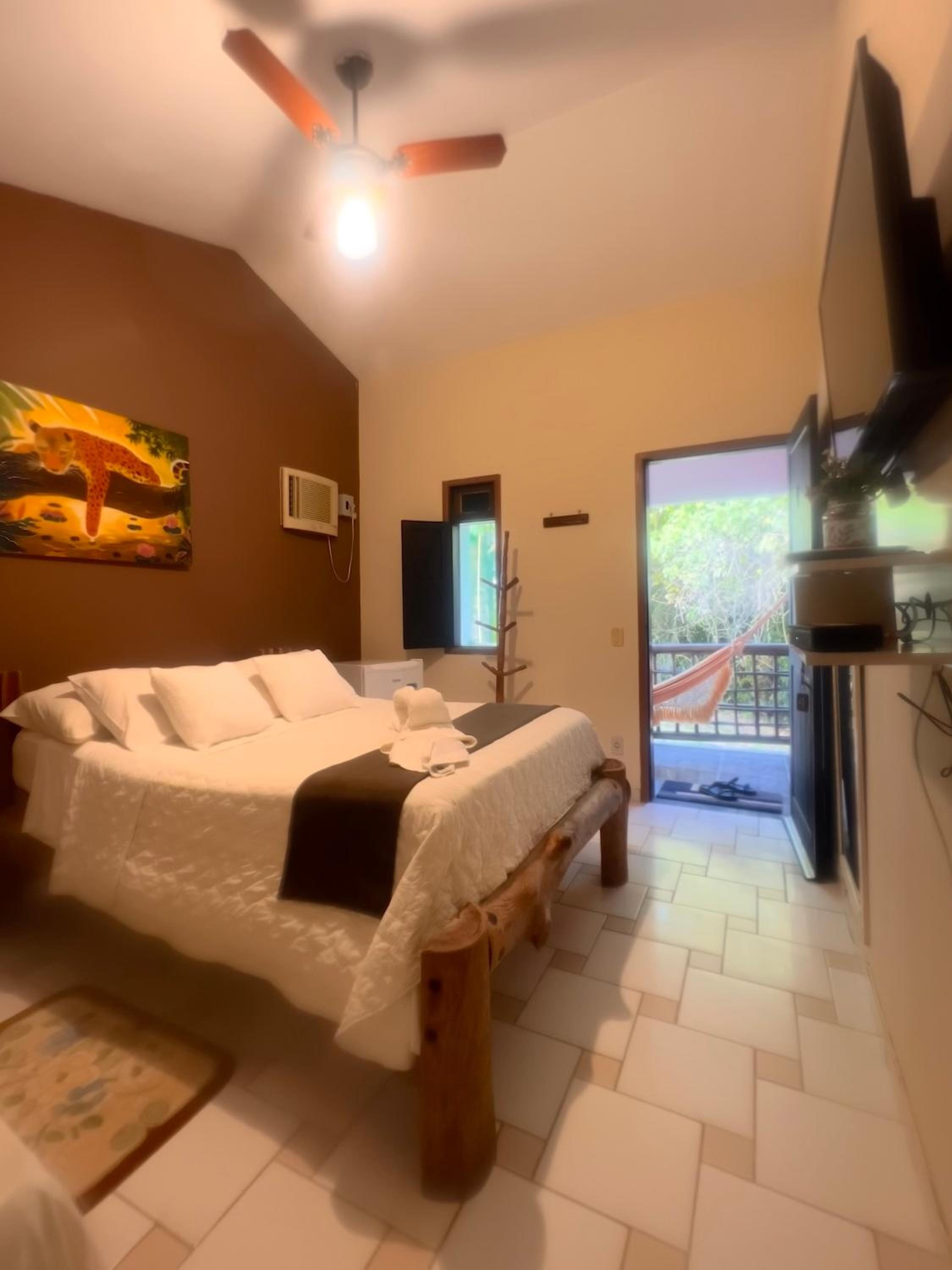 Family Room with Bathroom photo 3