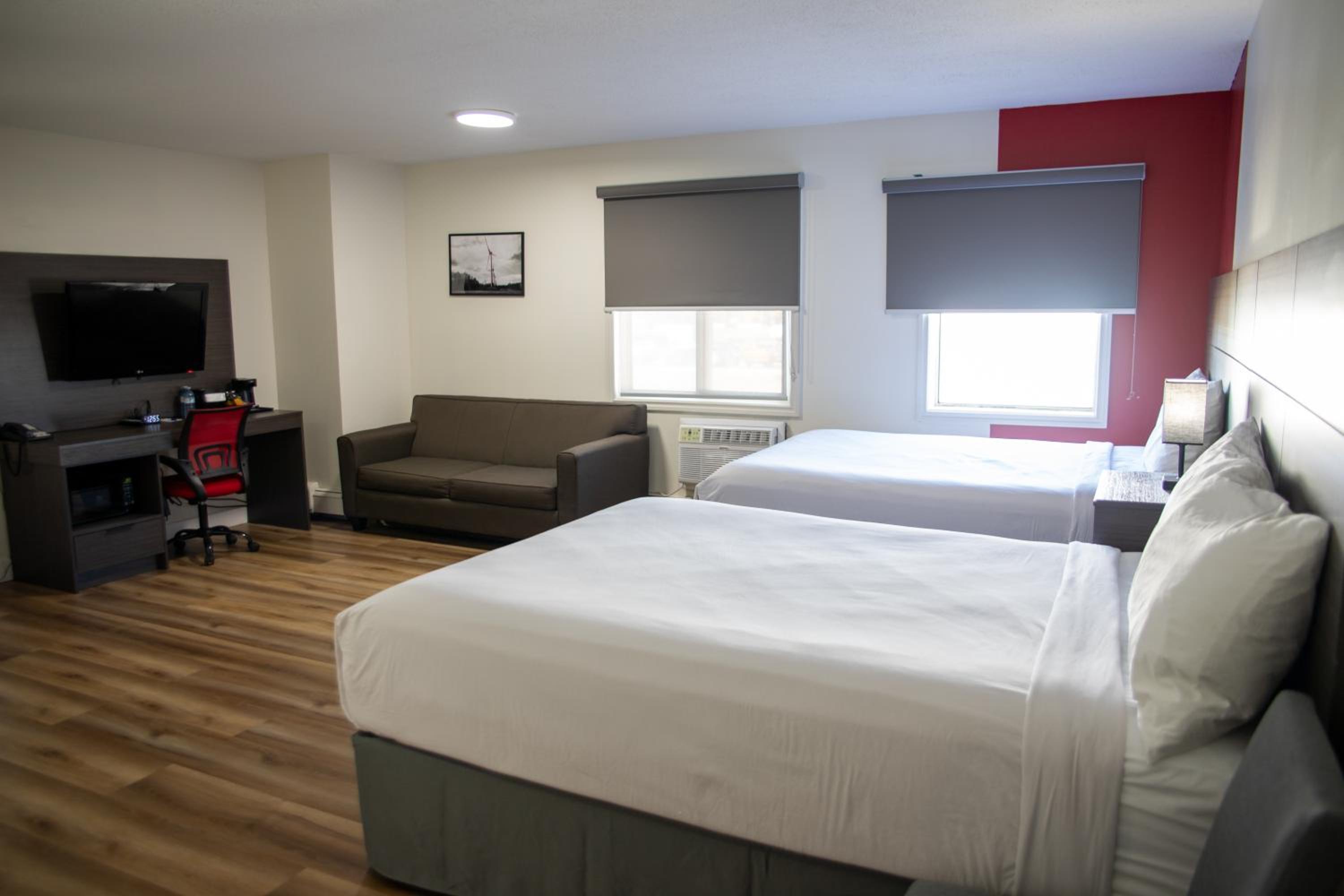 Queen Efficiency Studio with Two Queen Beds - Non-Smoking photo 1