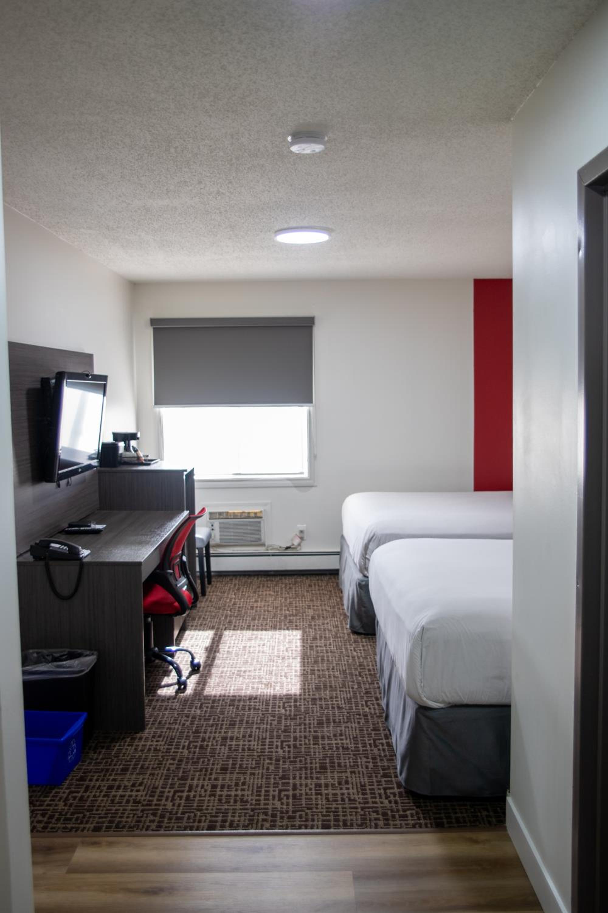 Queen Room with Two Queen Beds - Non-Smoking photo 1