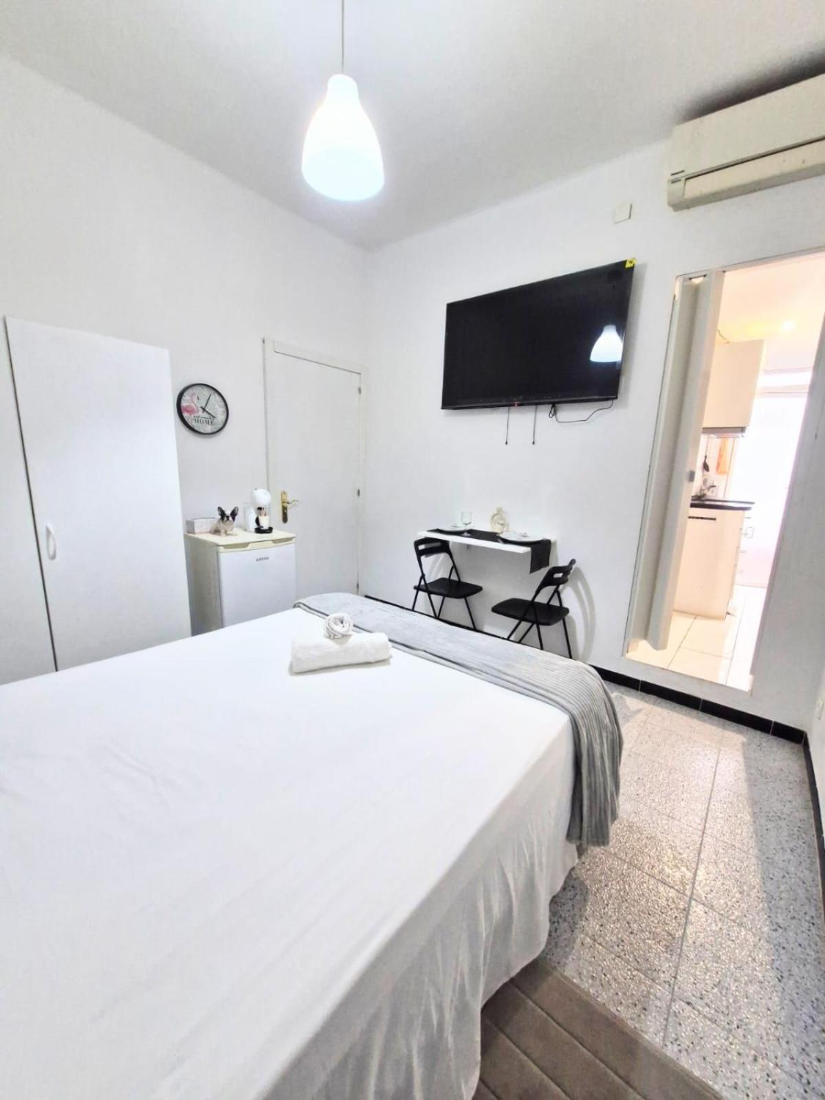Double Room With Private Bathroom photo 2