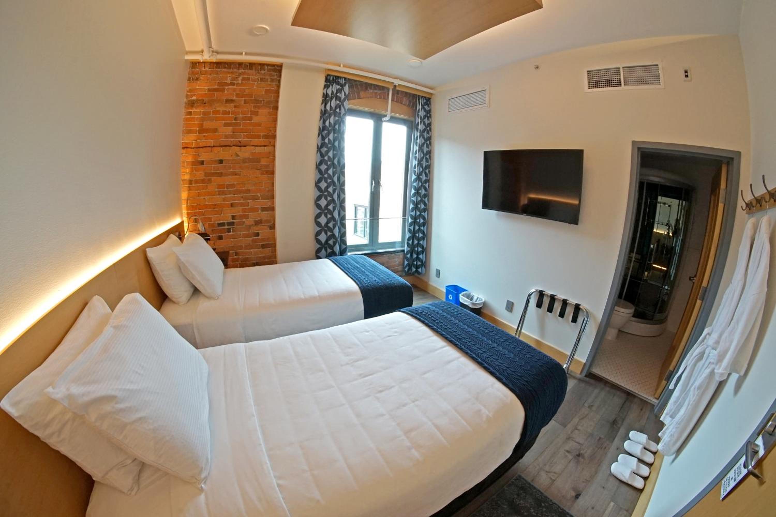 Deluxe Twin Room photo 3