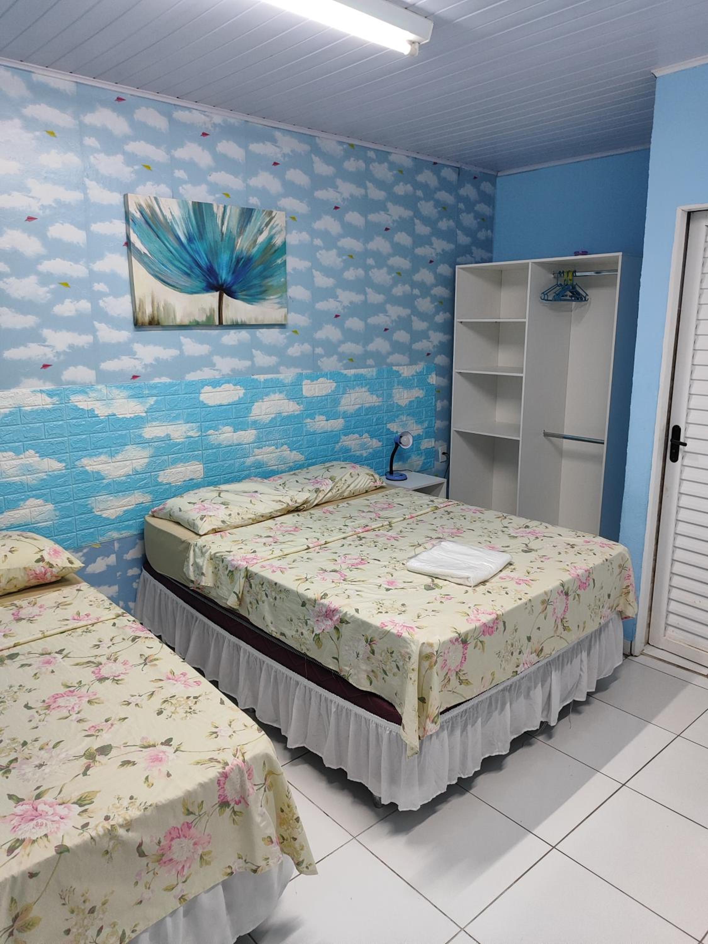 Large Double Room - Photo 3