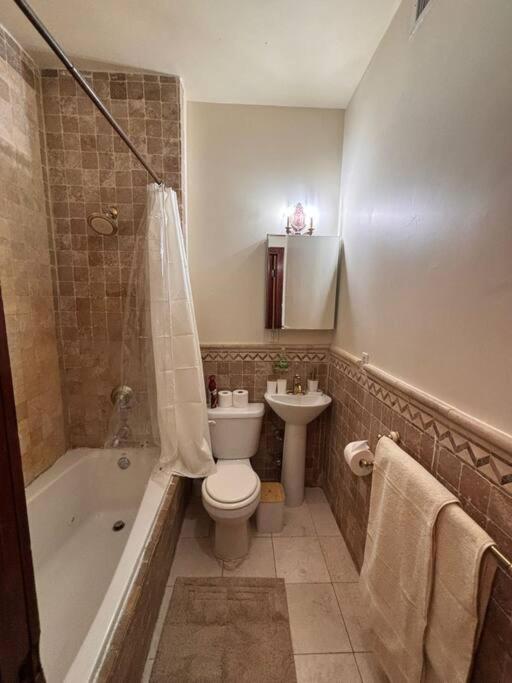 Three-Bedroom Apartment photo 2