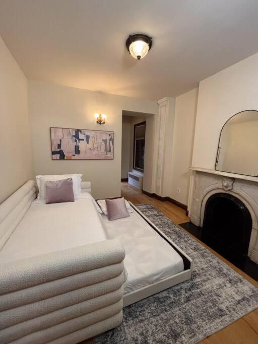 Three-Bedroom Apartment photo 1
