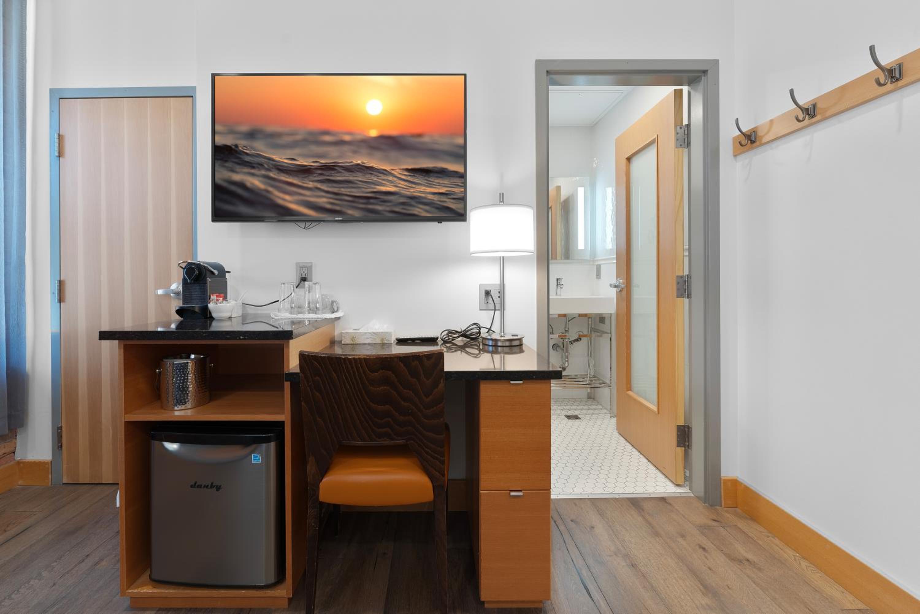 Deluxe King Room photo 1