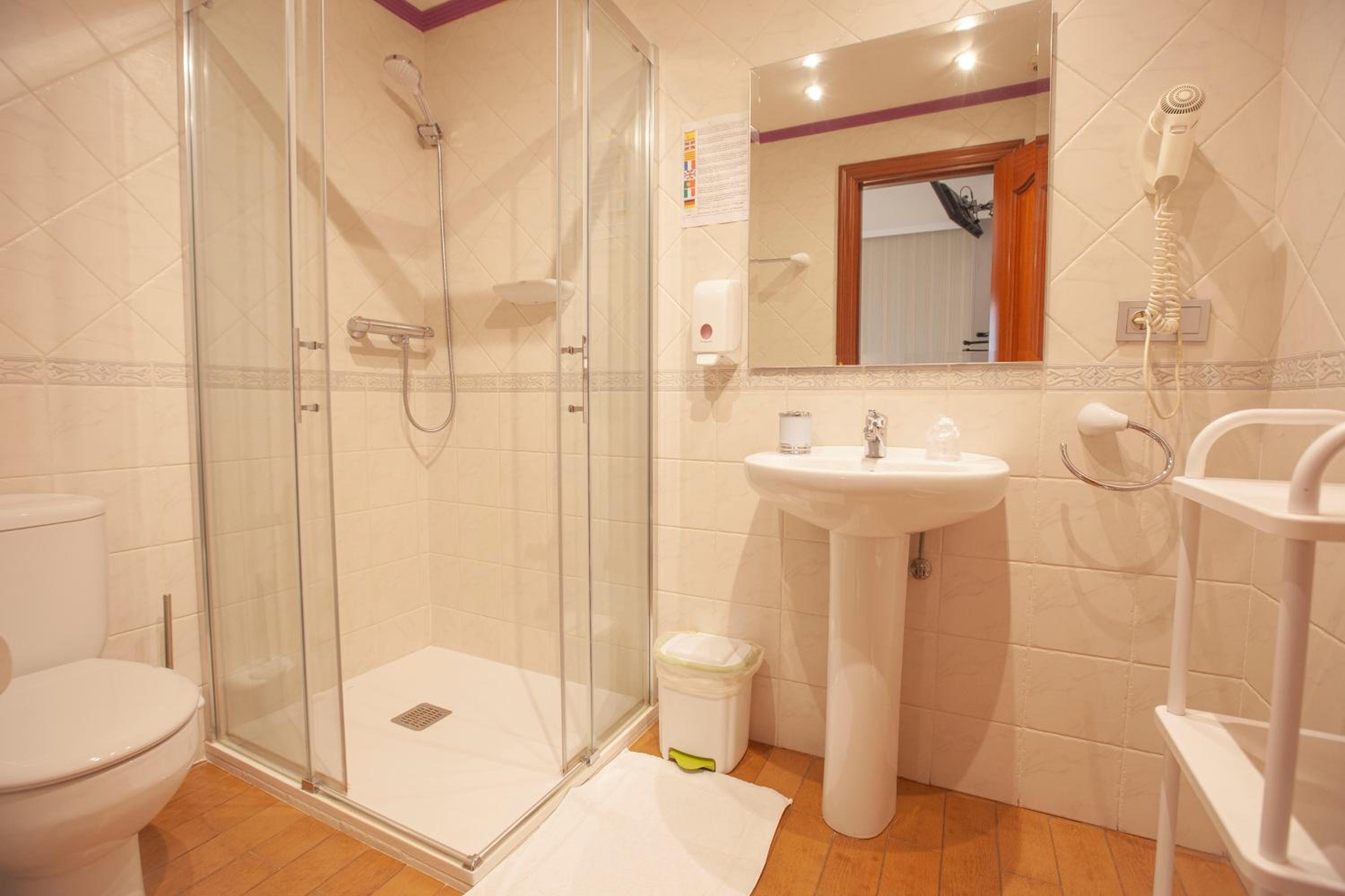 Superior Double Room - Photo 3