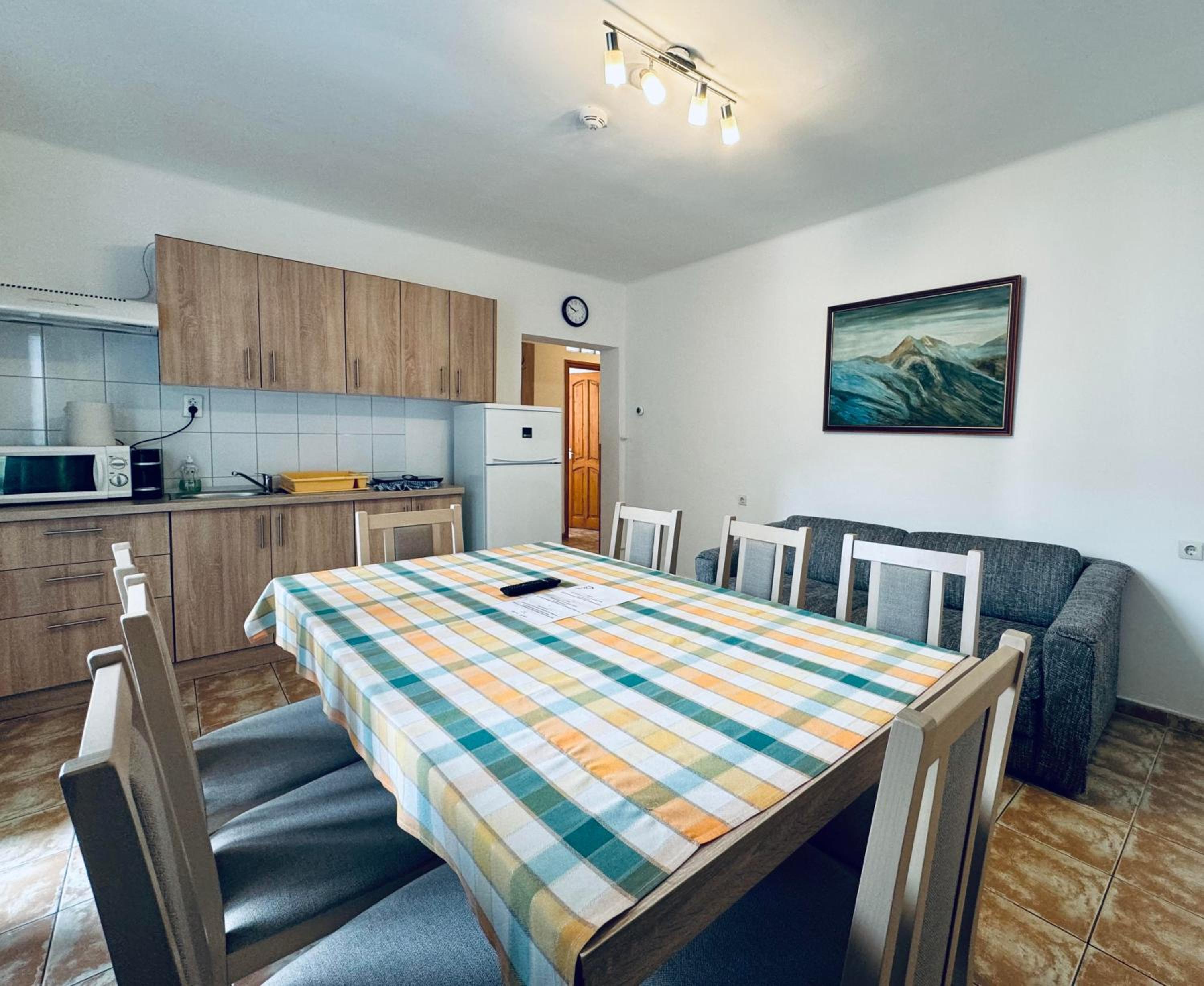 Two-Bedroom Apartment - Annex - Photo 6