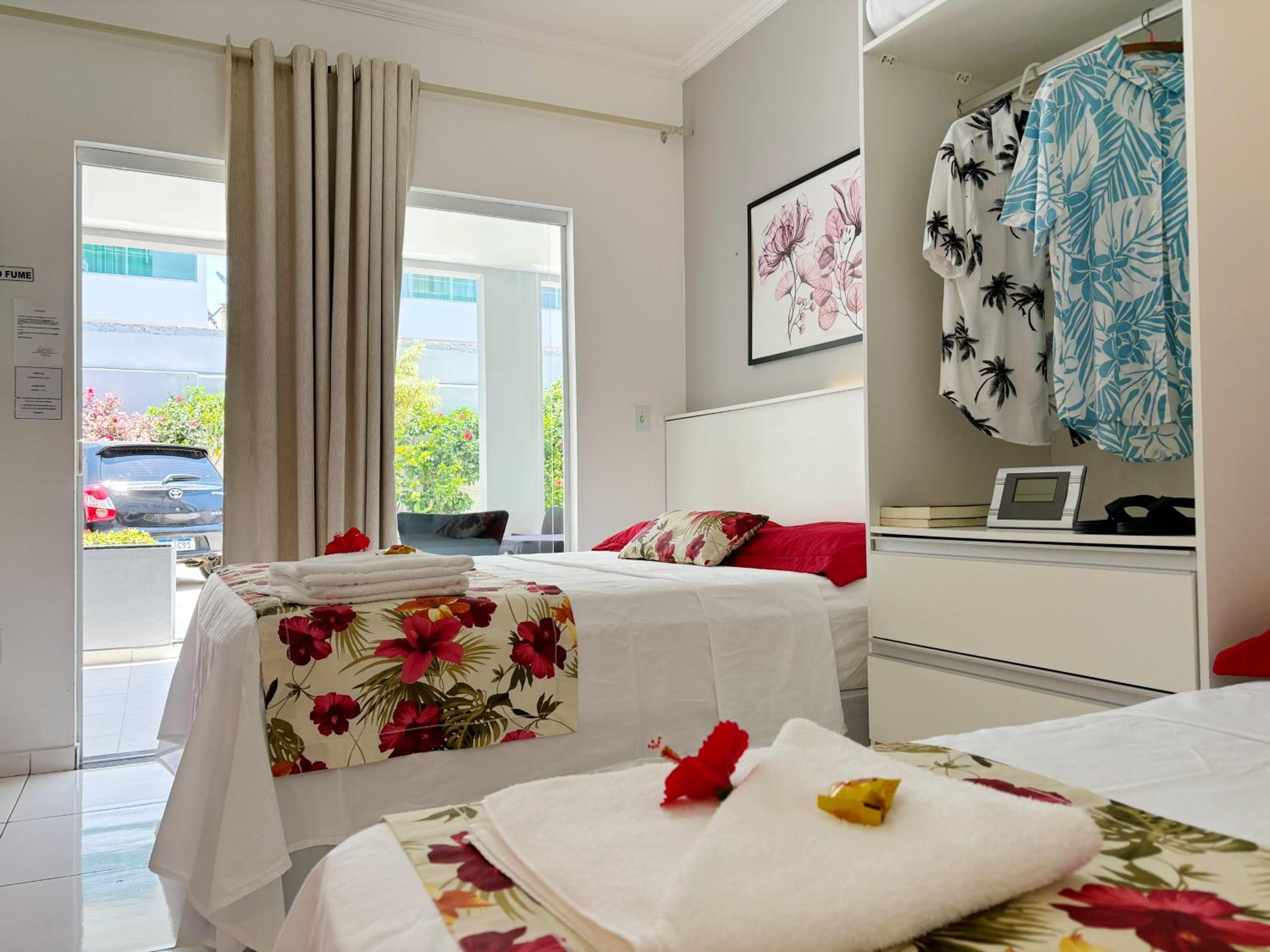 Quadruple Room with Balcony - Photo 7