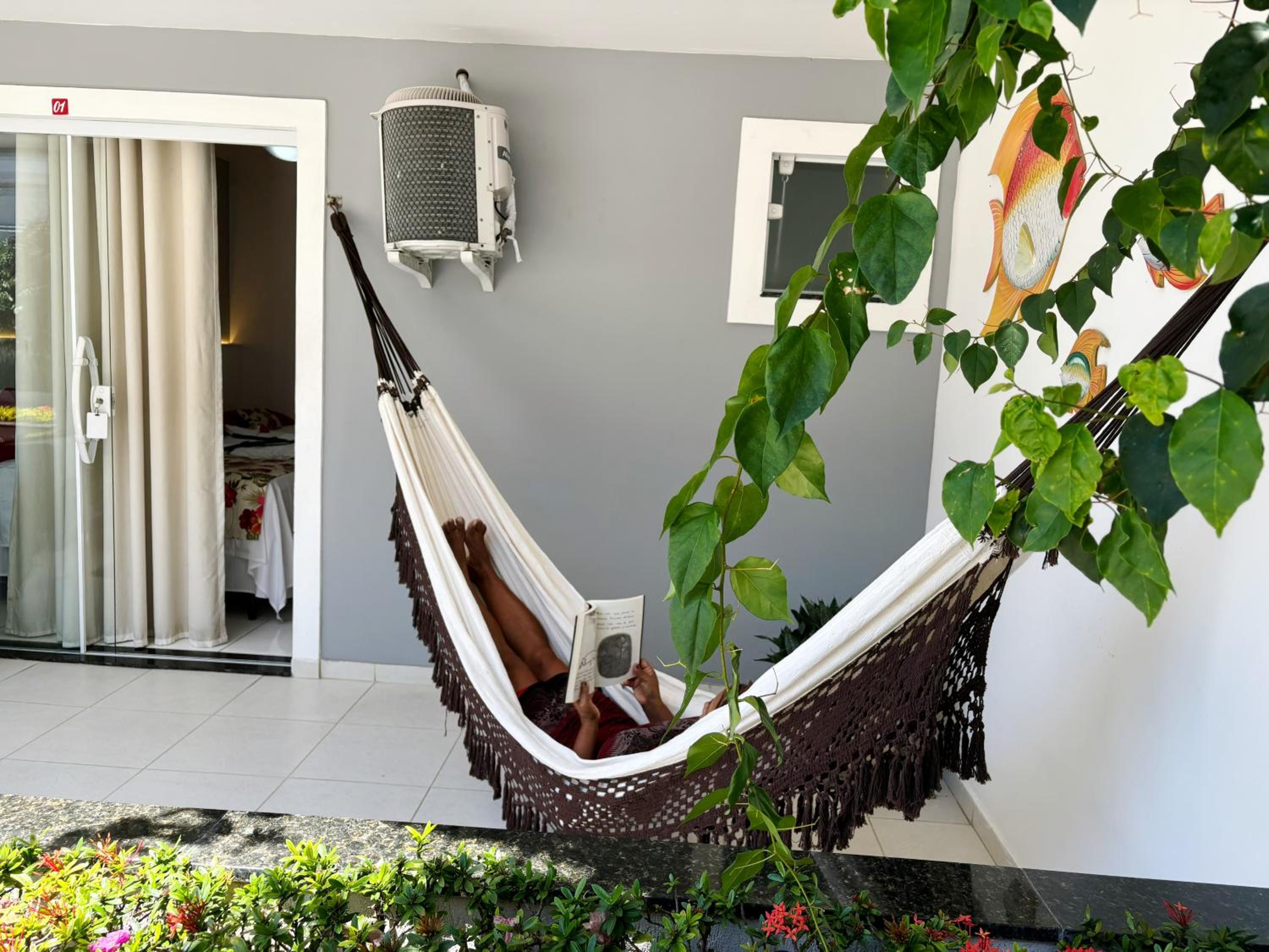 Quadruple Room with Balcony - Photo 15