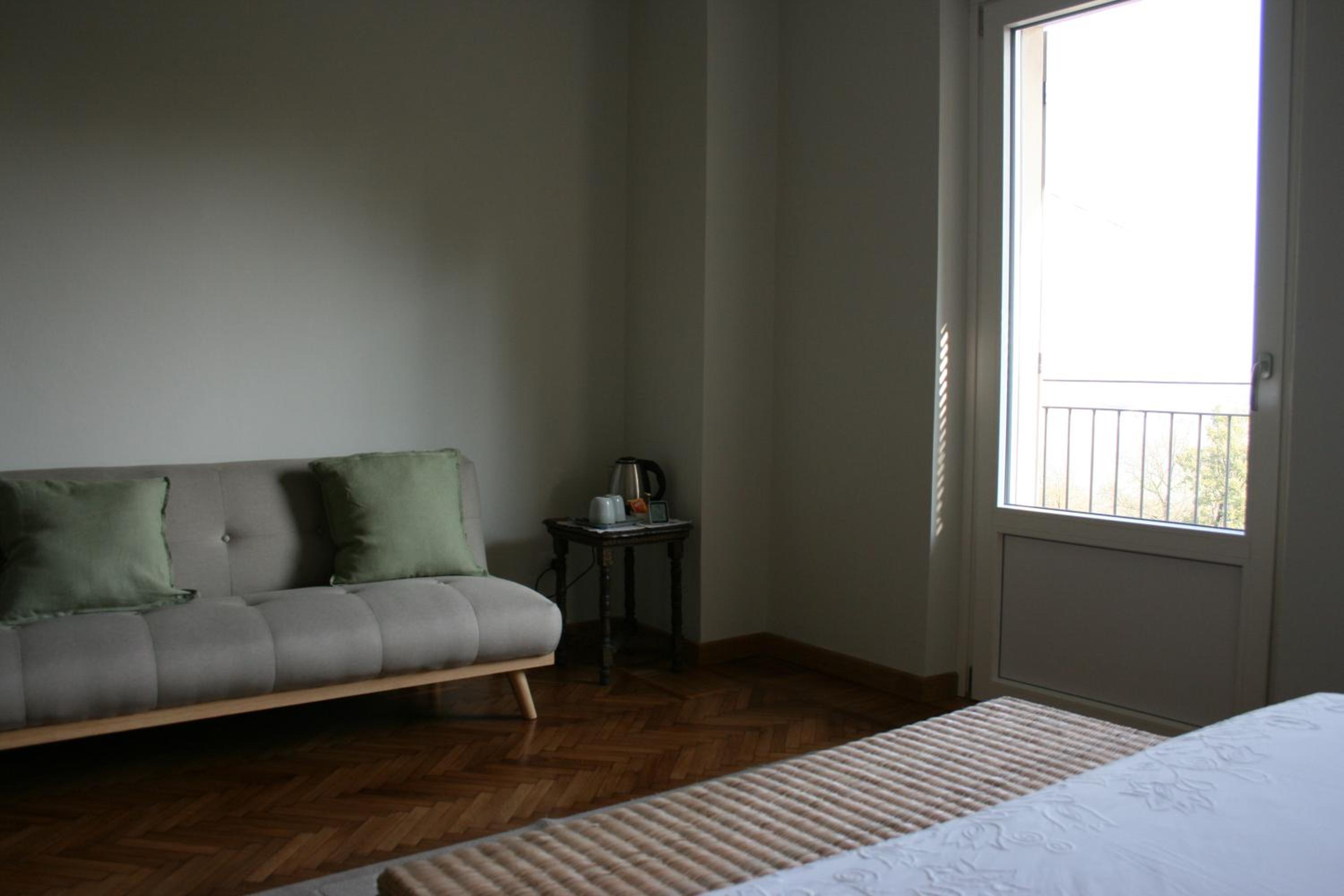 Large Double Room photo 1