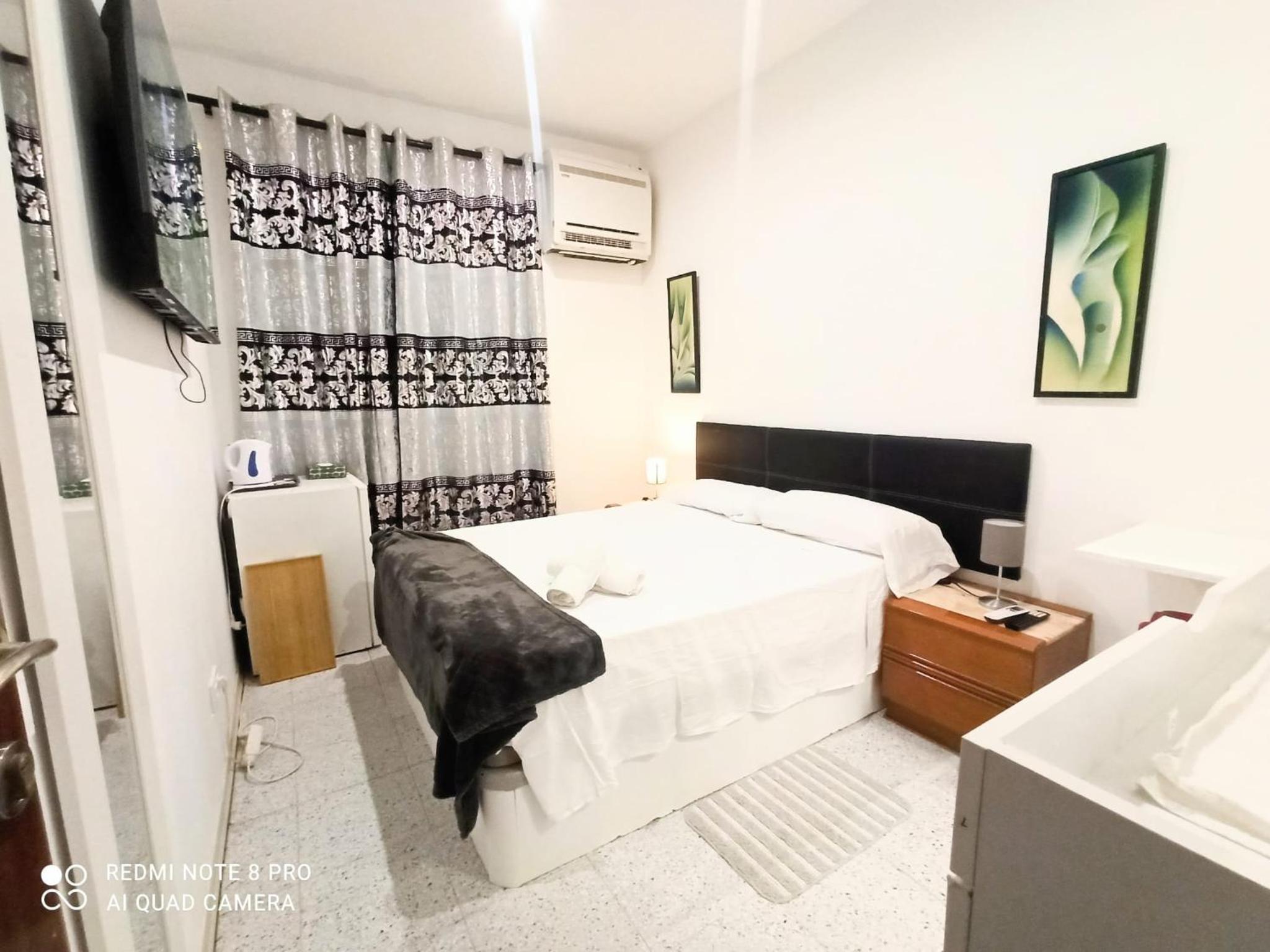 Deluxe Double Room With Bath photo 2