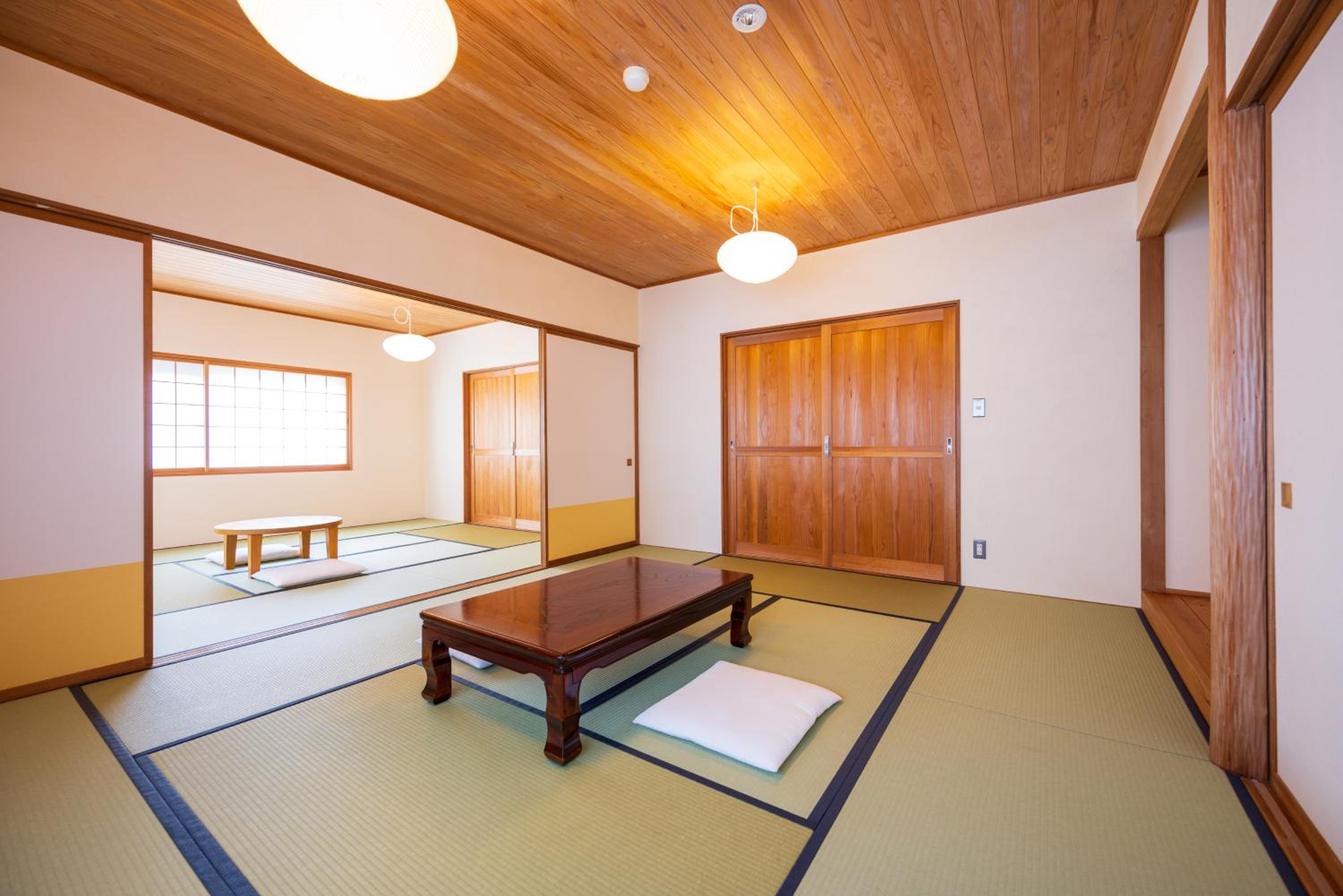 Japanese-Style Room ( 2-4 Adult )