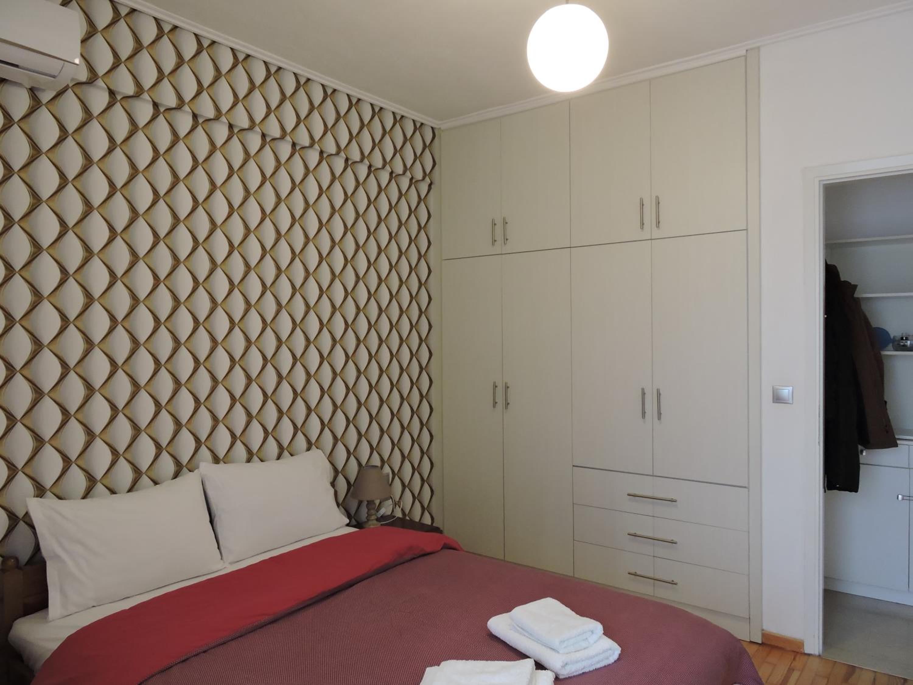 Three-Bedroom Apartment - Photo 3