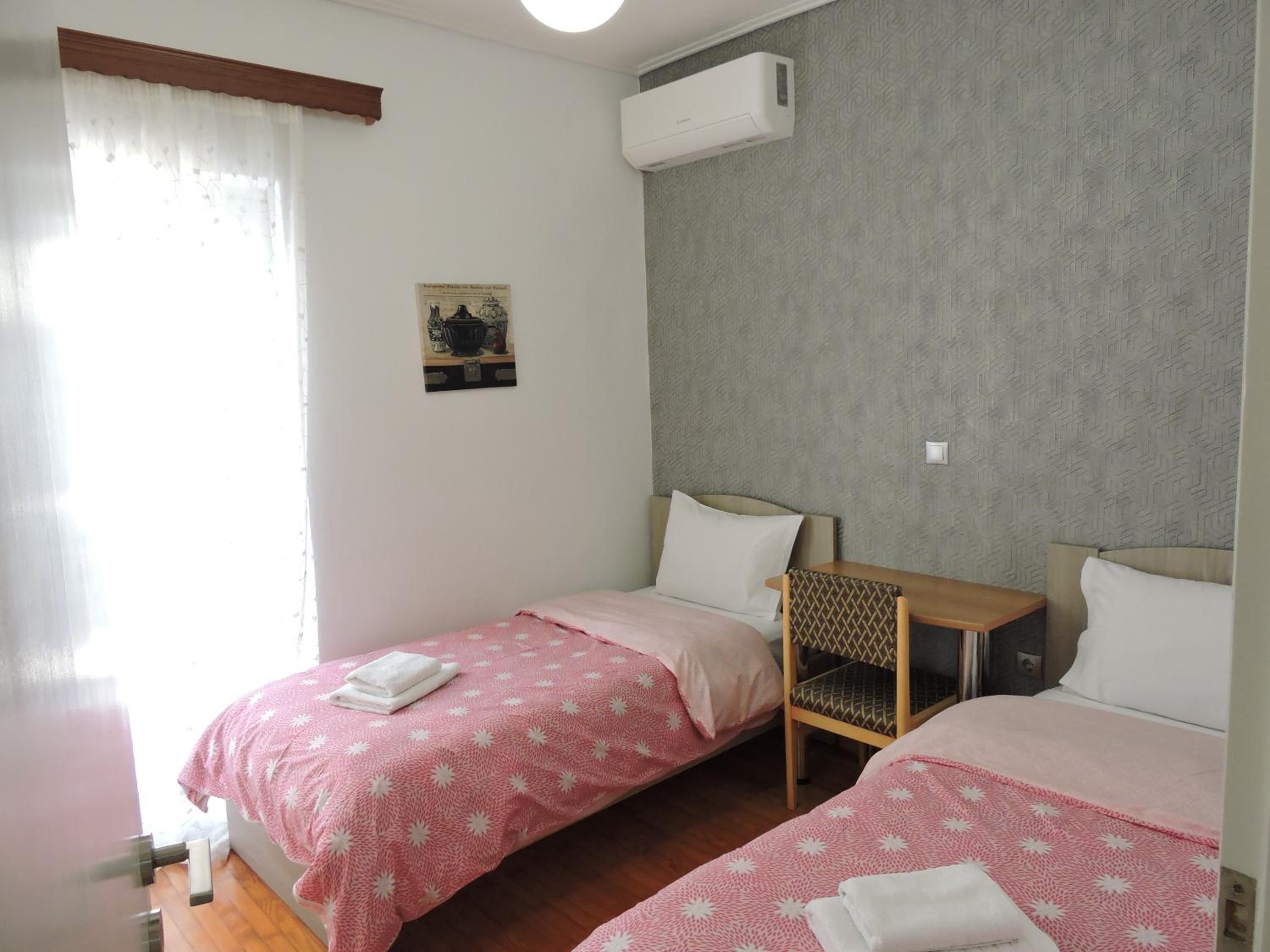 Three-Bedroom Apartment - Photo 5