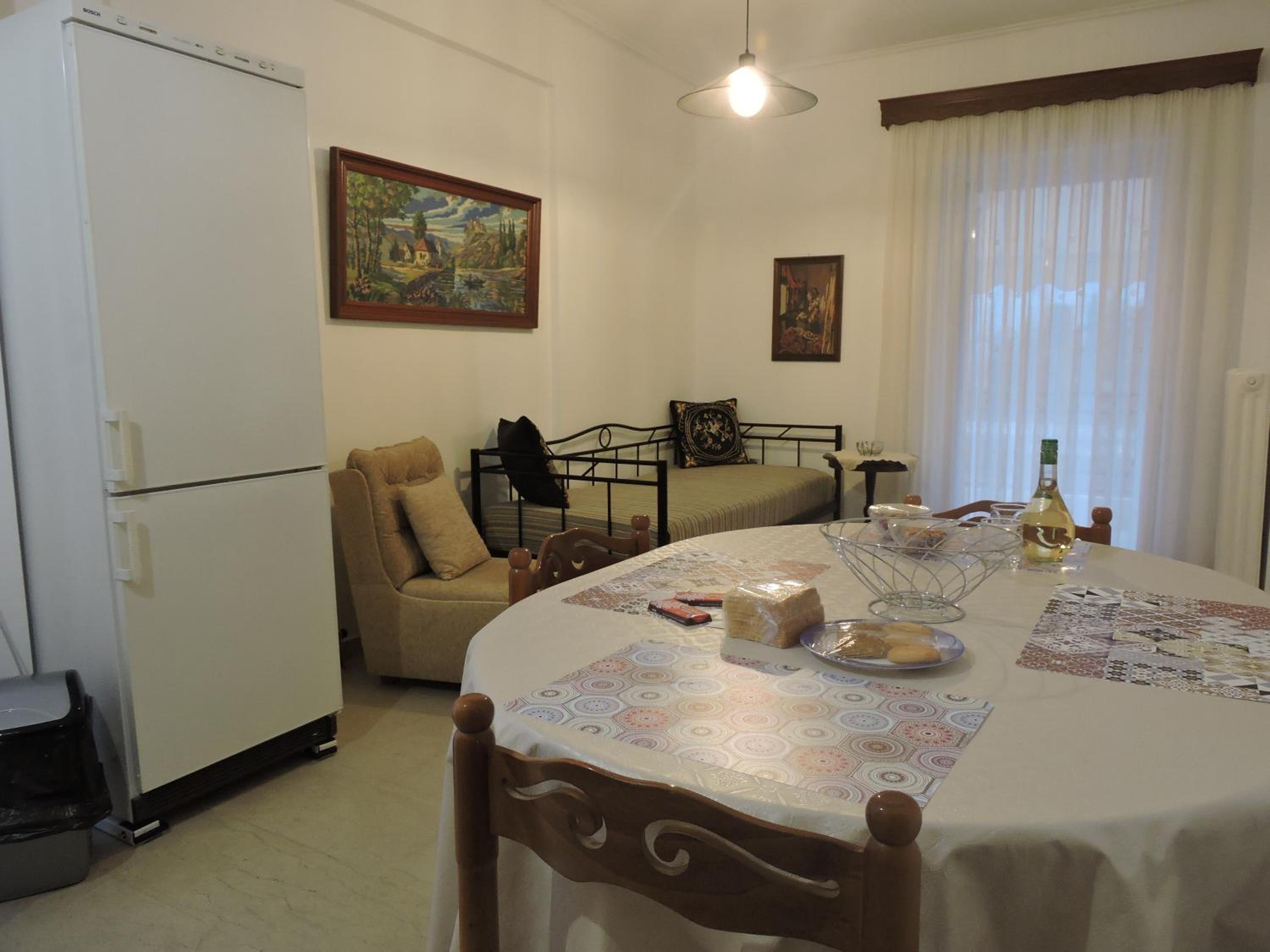 Three-Bedroom Apartment - Photo 6