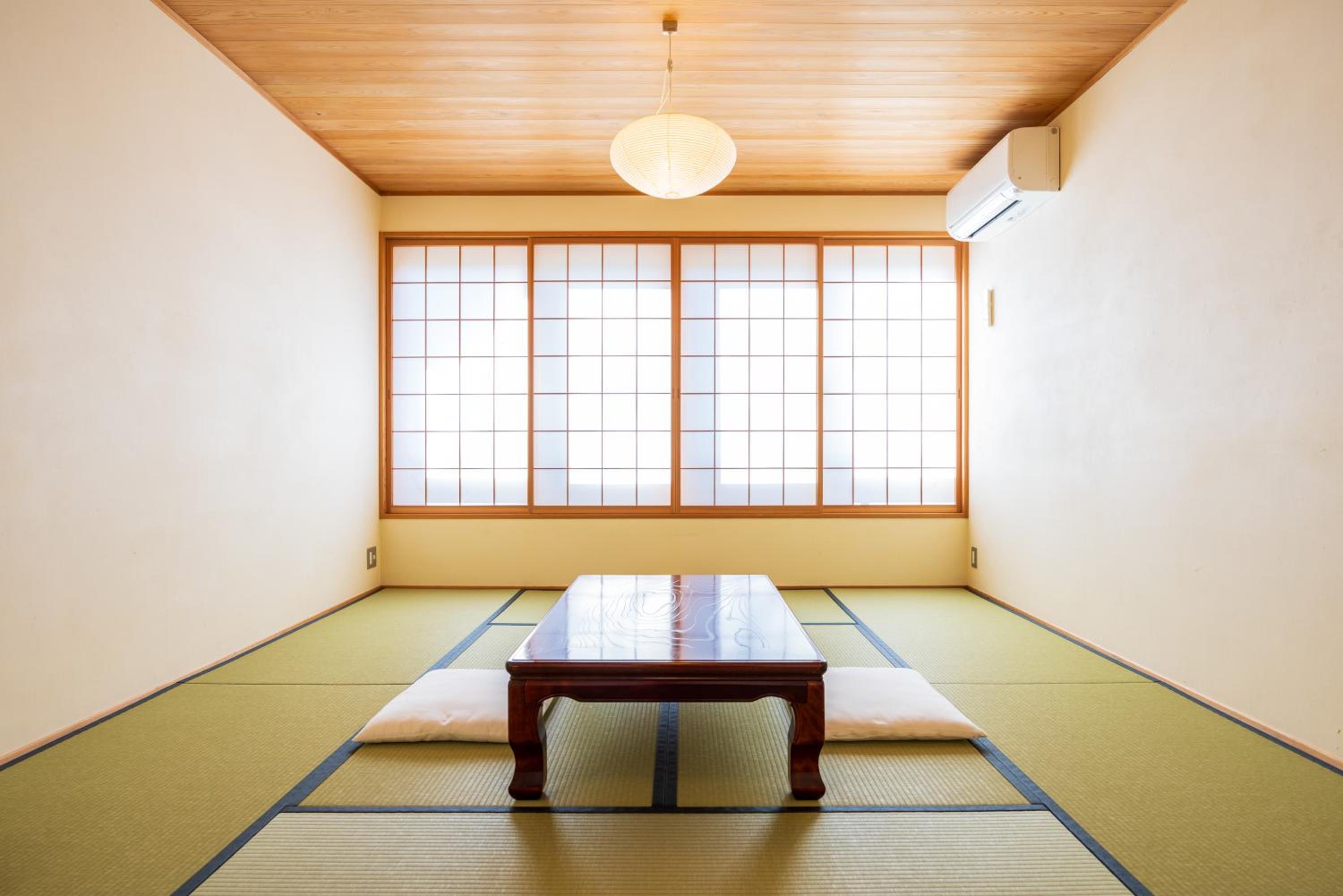 Japanese-Style Room ( 2-3 Adult )