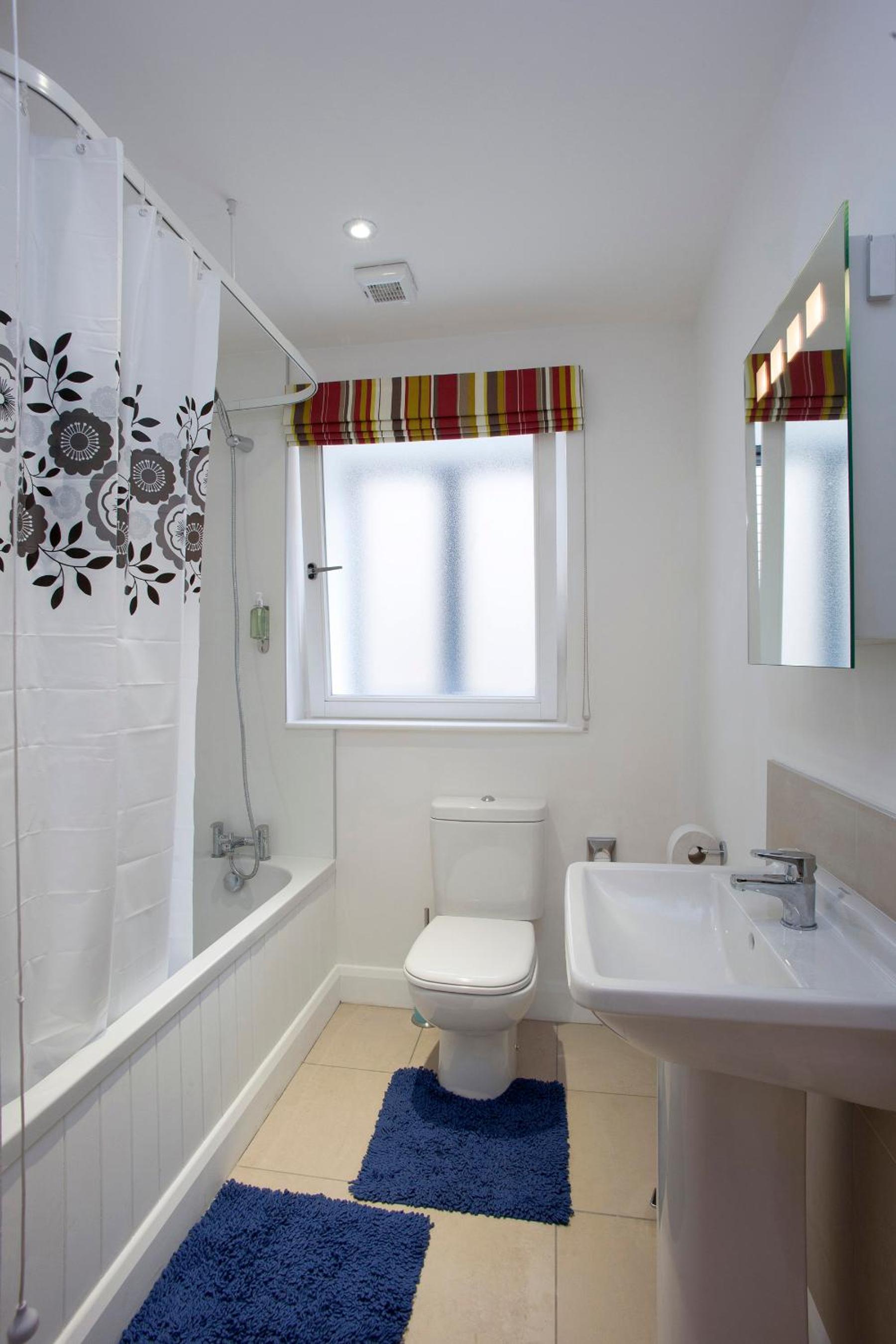 Three-Bedroom House photo 2
