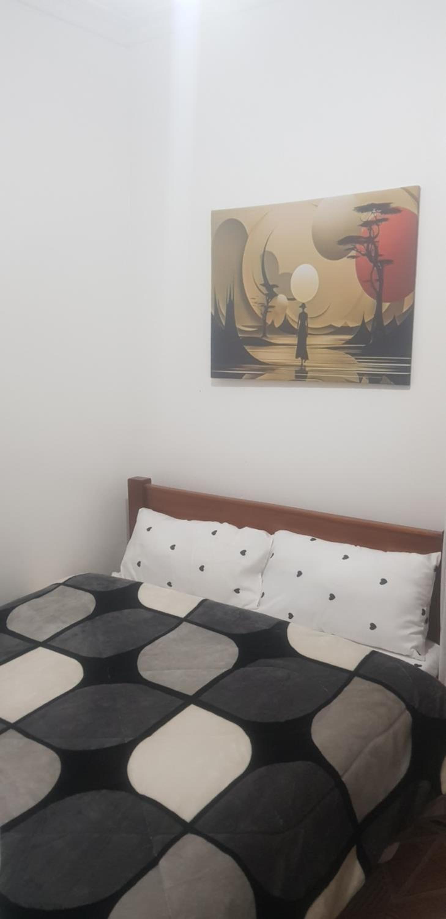 One-Bedroom Apartment photo 1