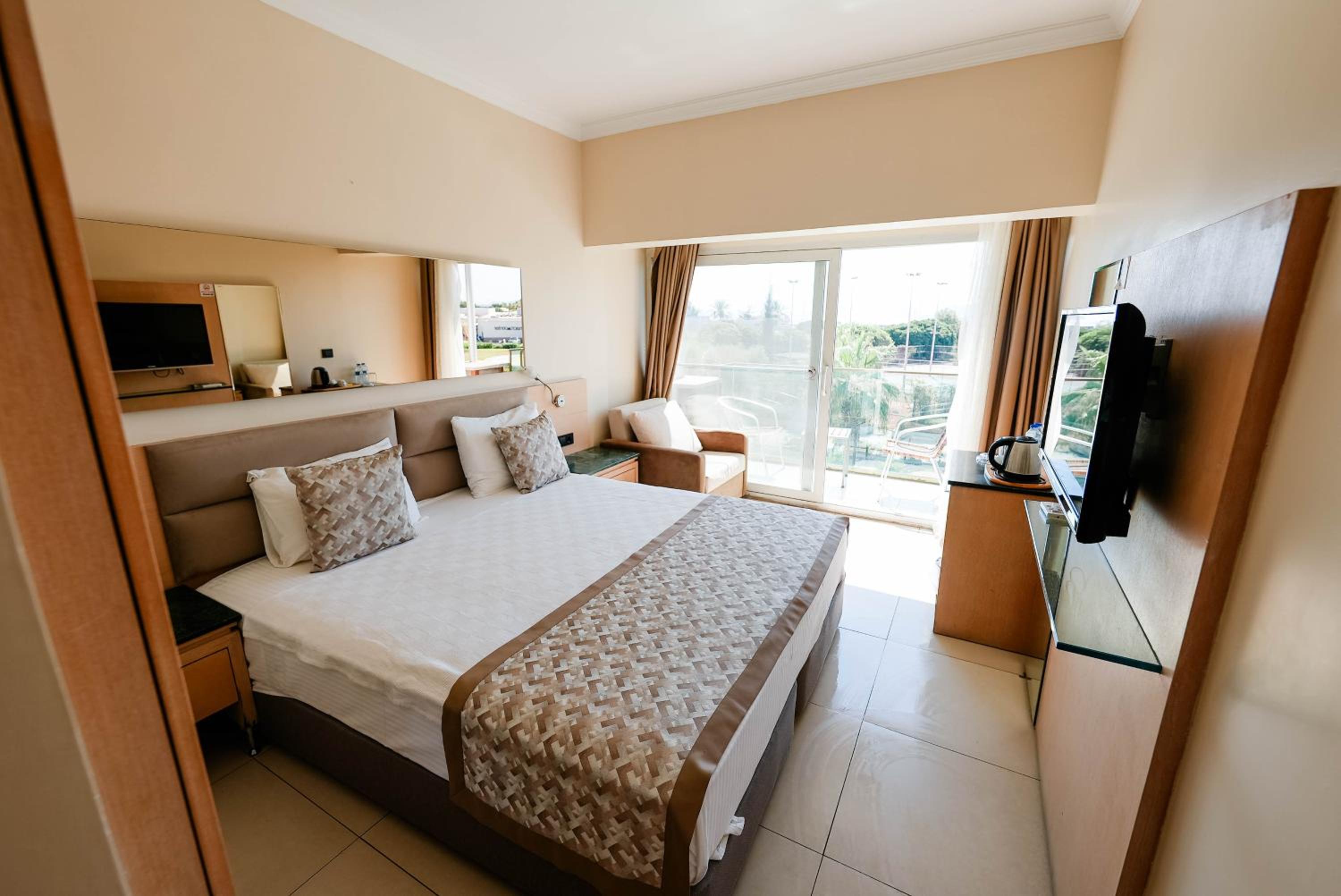 Budget Double Room photo 2