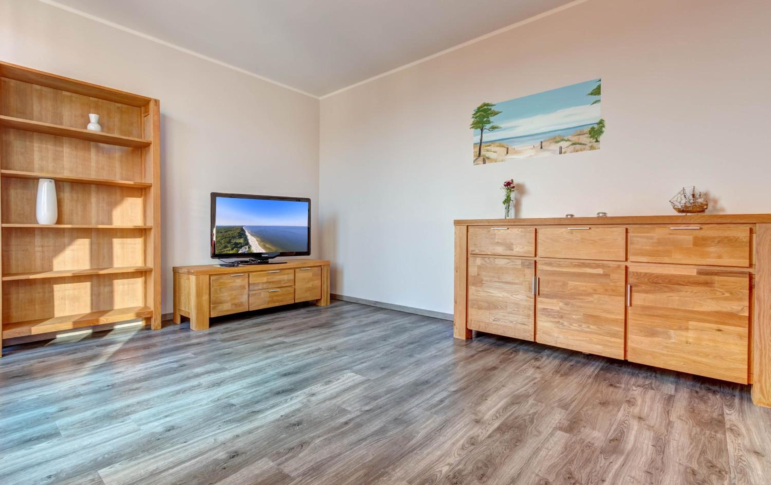 One-Bedroom Apartment with Balcony photo 3