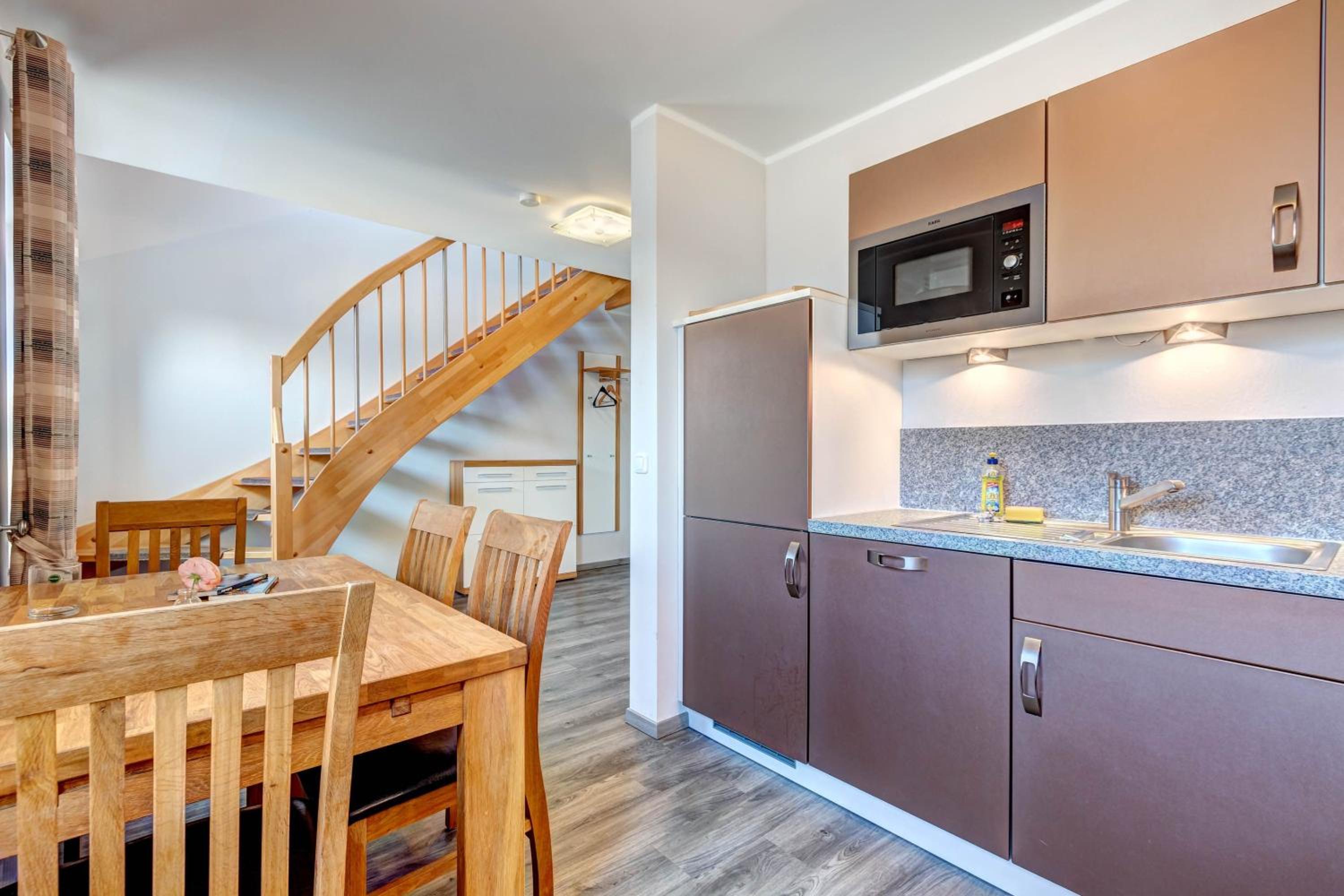 One-Bedroom Apartment with Balcony photo 2