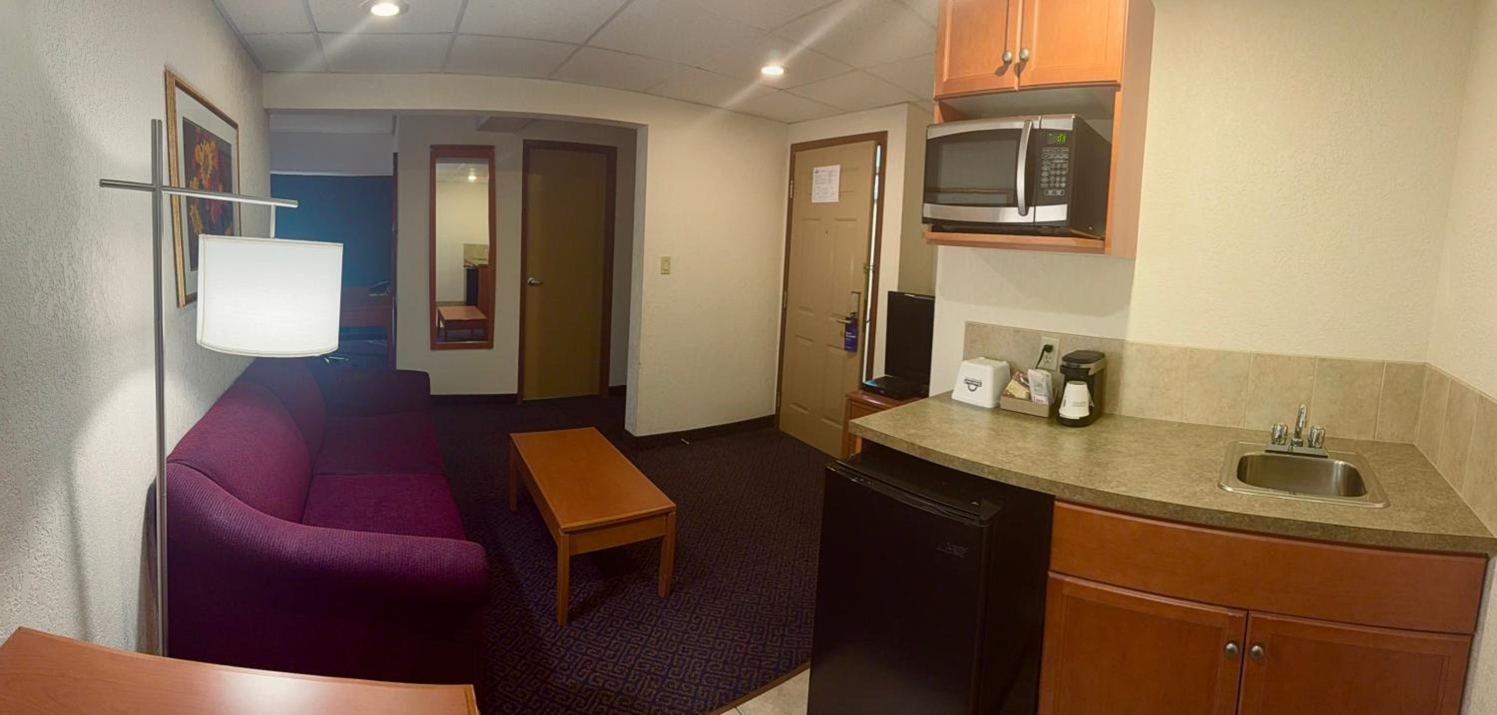 Deluxe King Room - Non-Smoking photo 3
